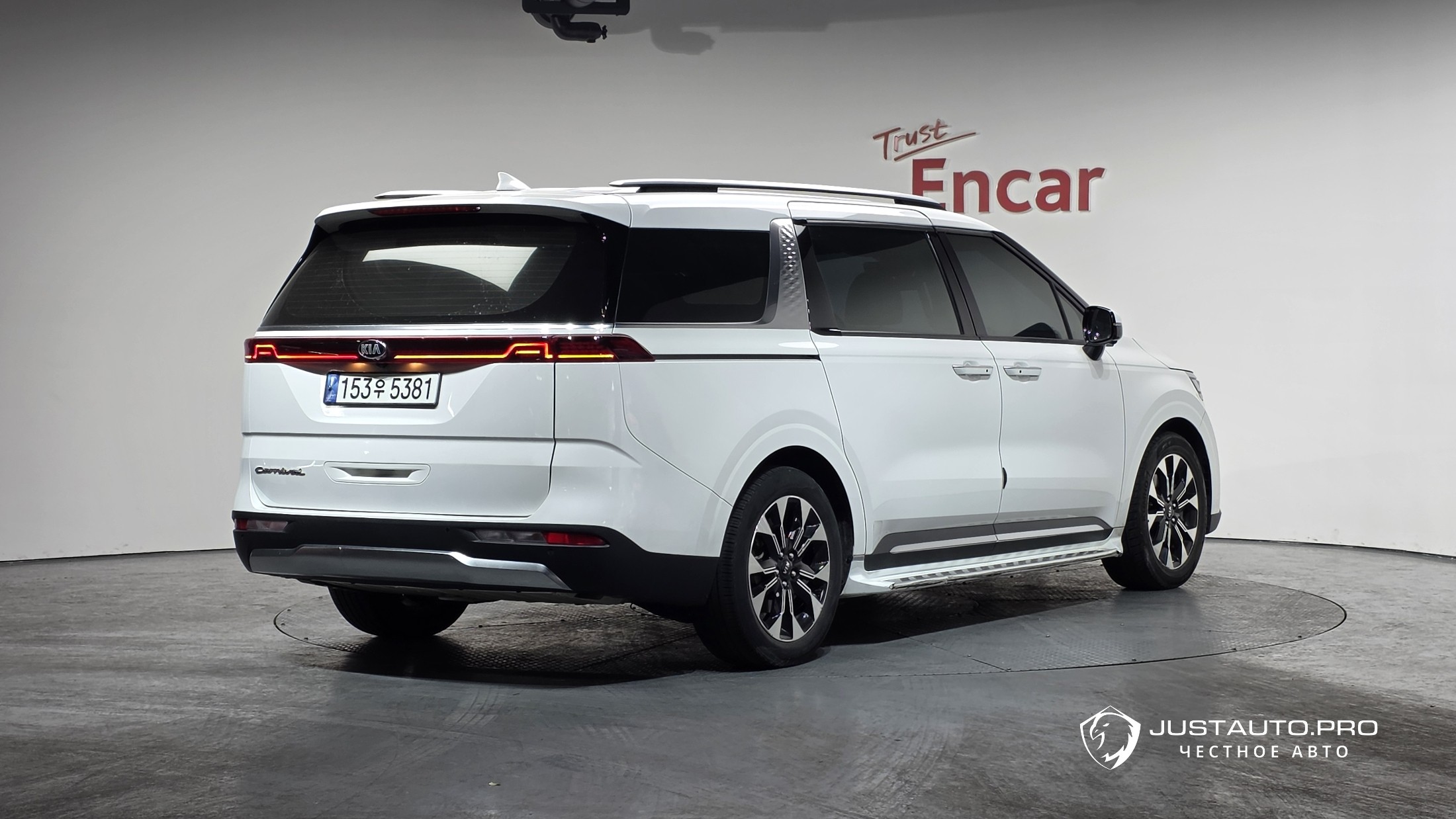 Автомобиль Kia Canival