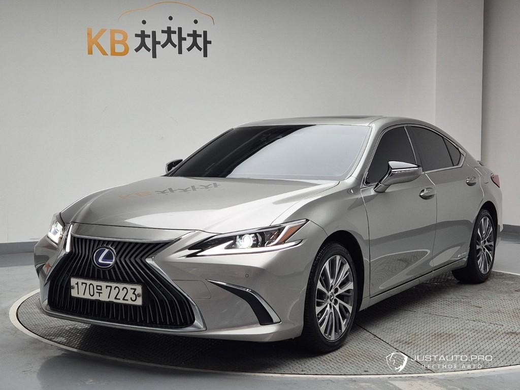 Автомобиль Lexus ES
