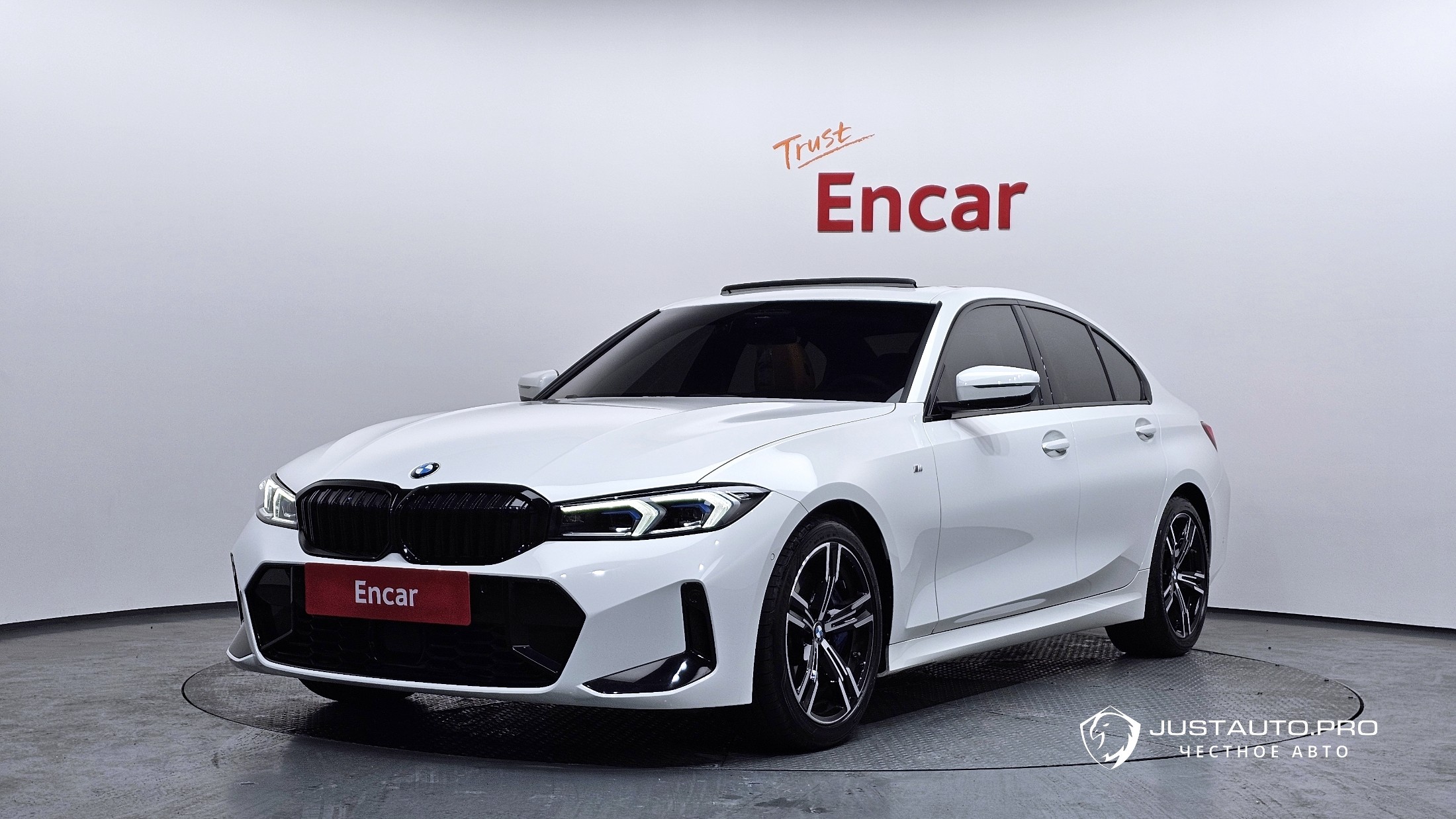 Автомобиль BMW 3-Series