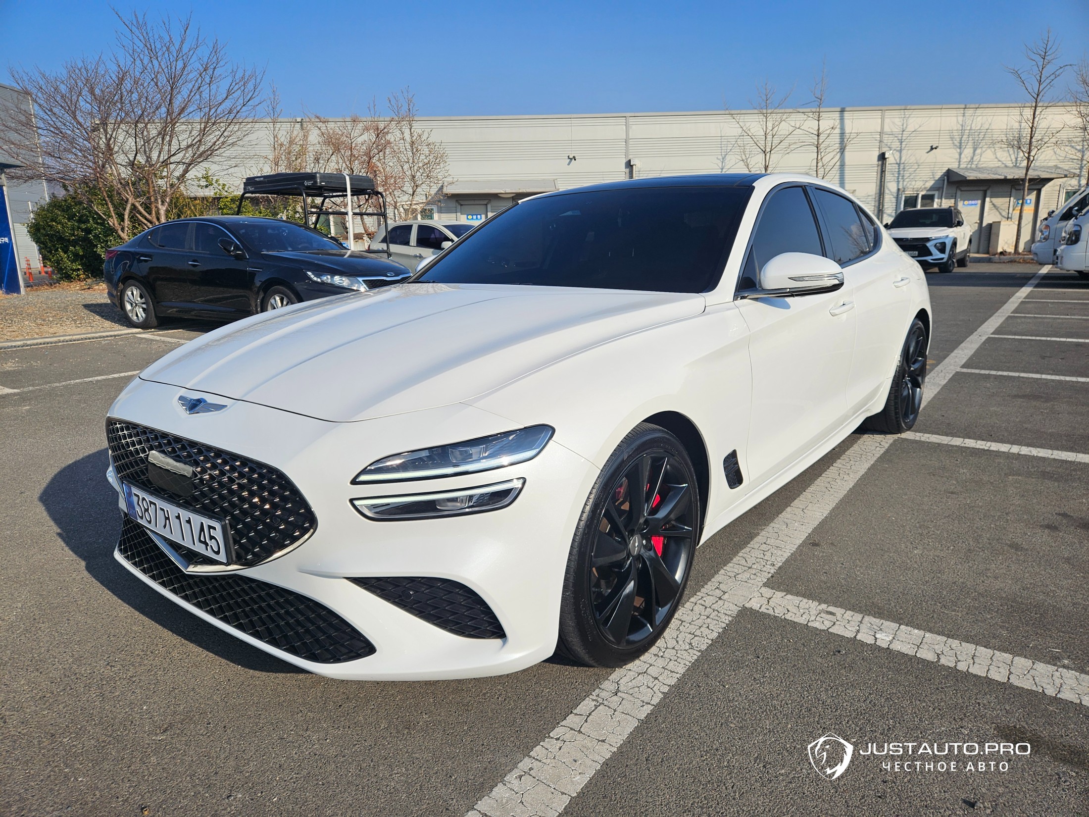 Автомобиль Genesis G70
