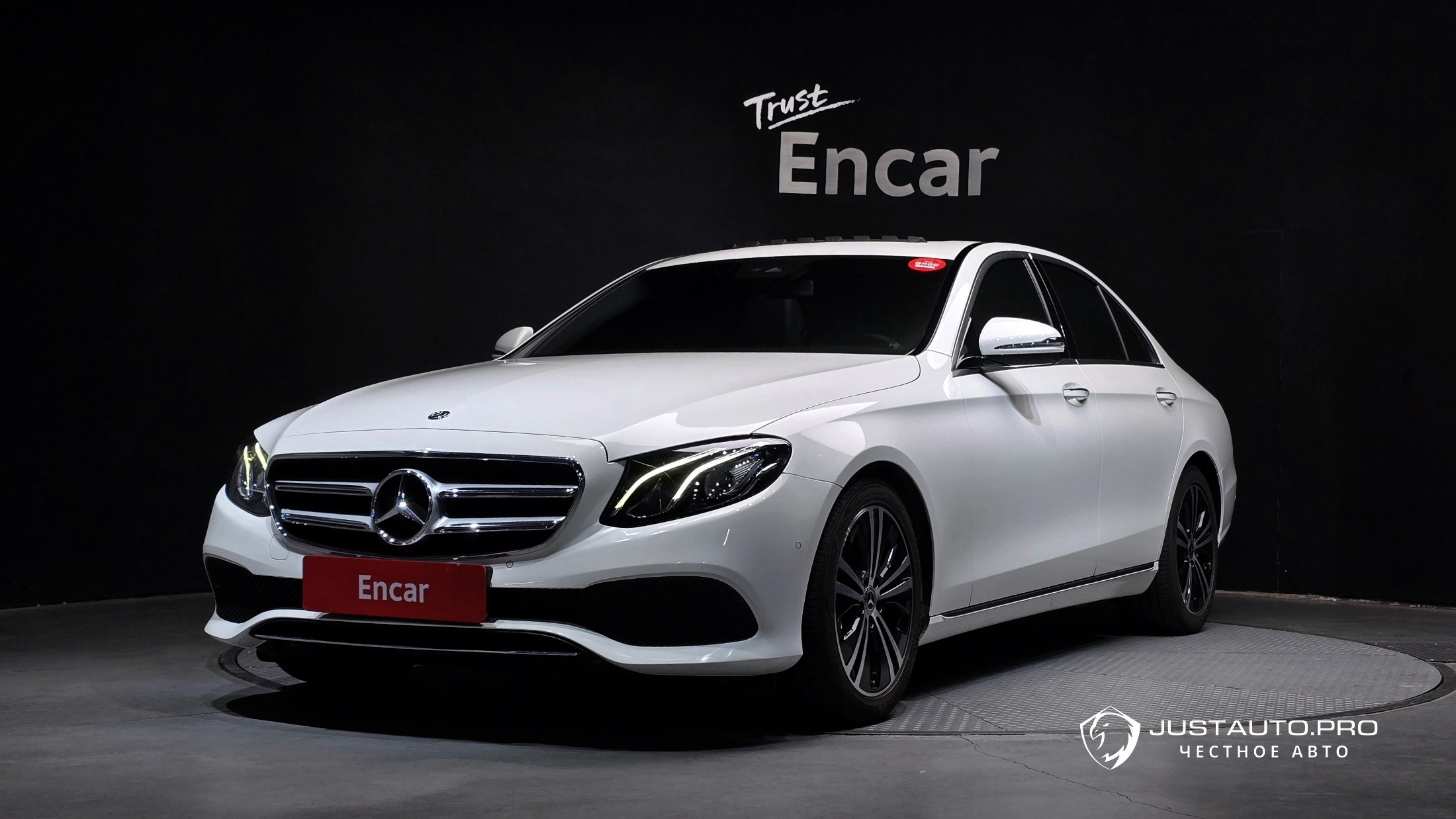 Автомобиль Mercedes-Benz E-Class