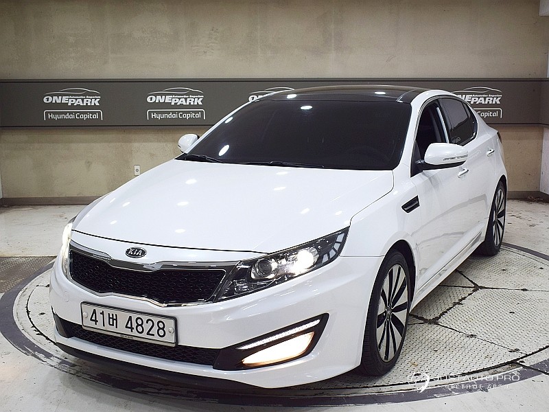 Автомобиль Kia K5
