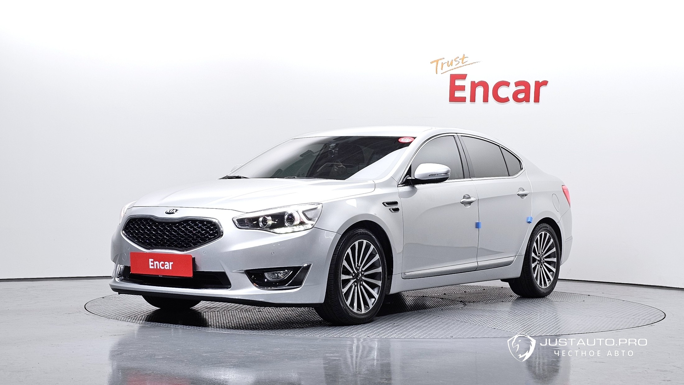 Автомобиль Kia K7