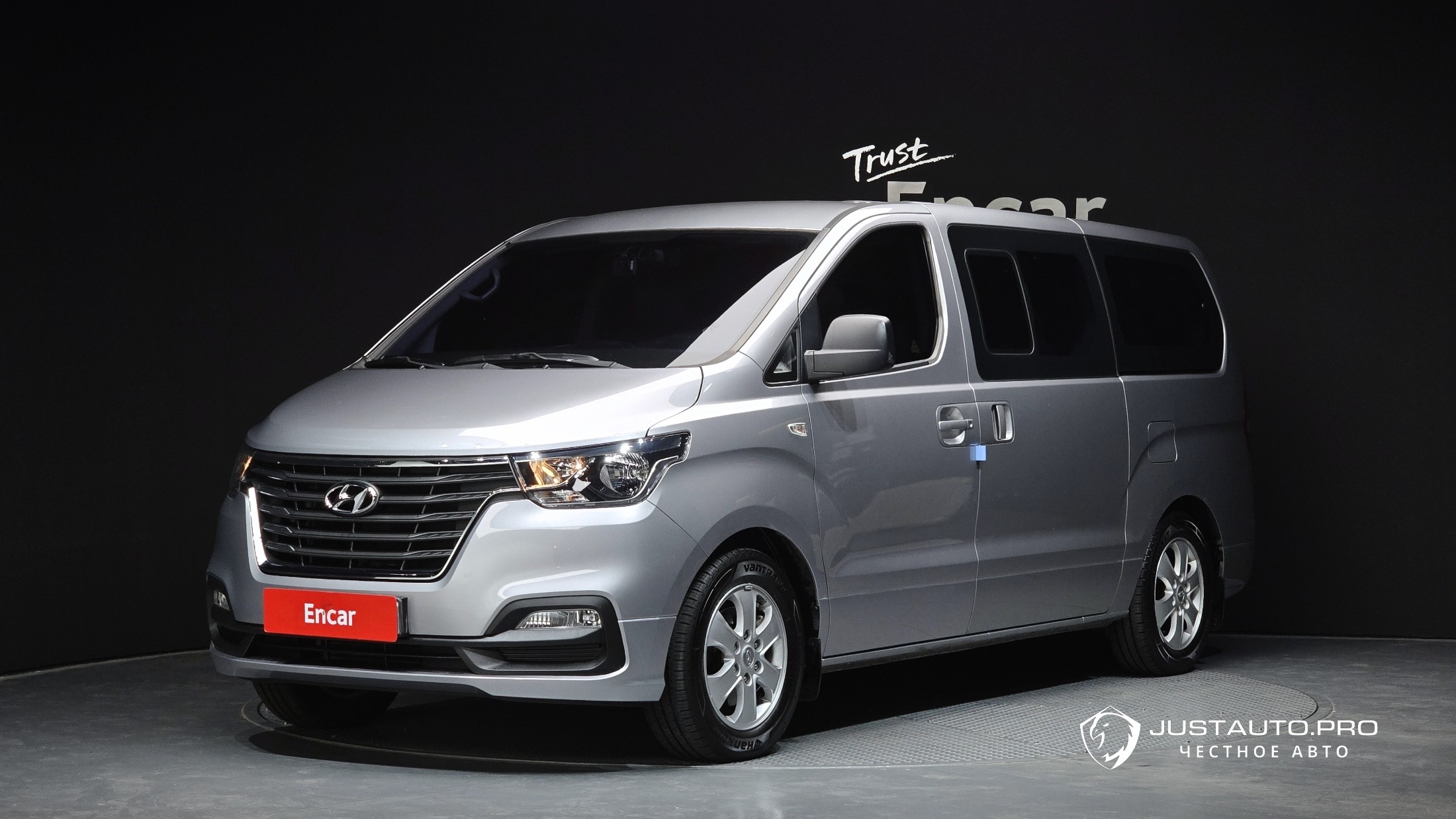 Автомобиль Hyundai Starex