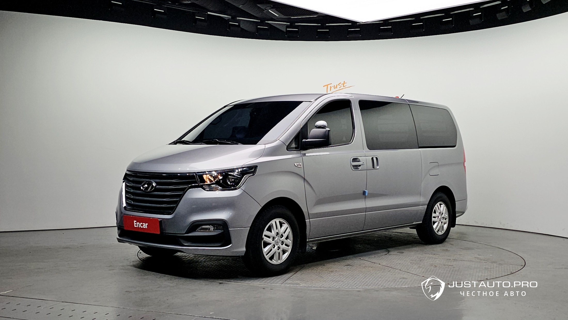 Автомобиль Hyundai Starex