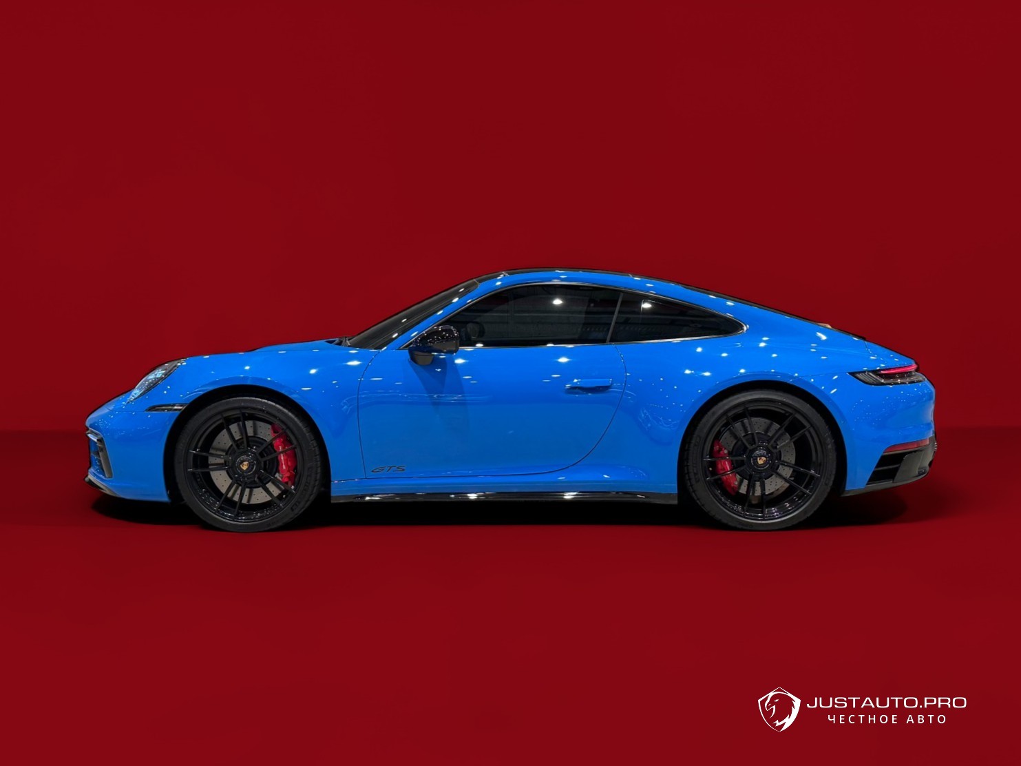 Автомобиль Porsche 911