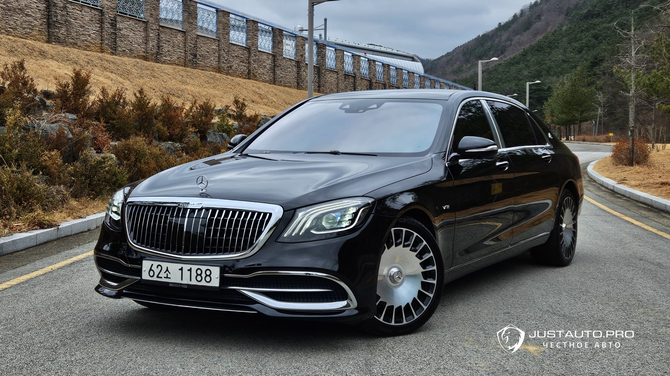 Автомобиль Mercedes-Benz S-Class