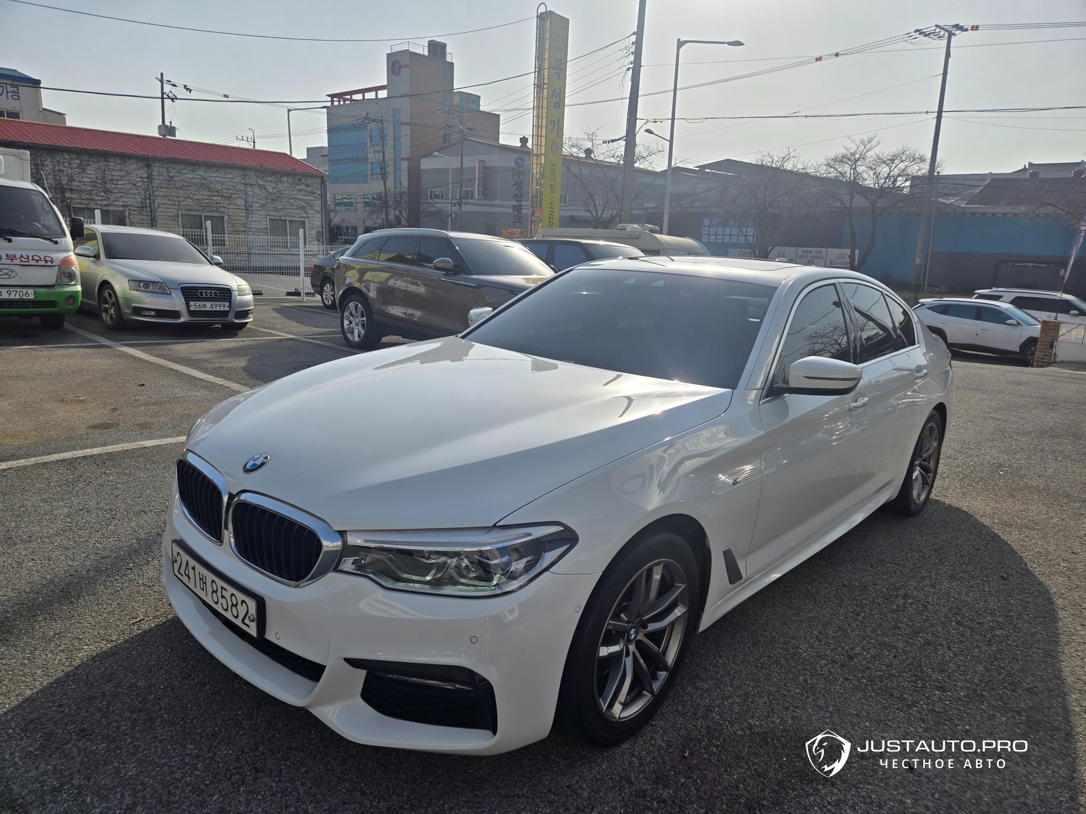 Автомобиль BMW 5-Series