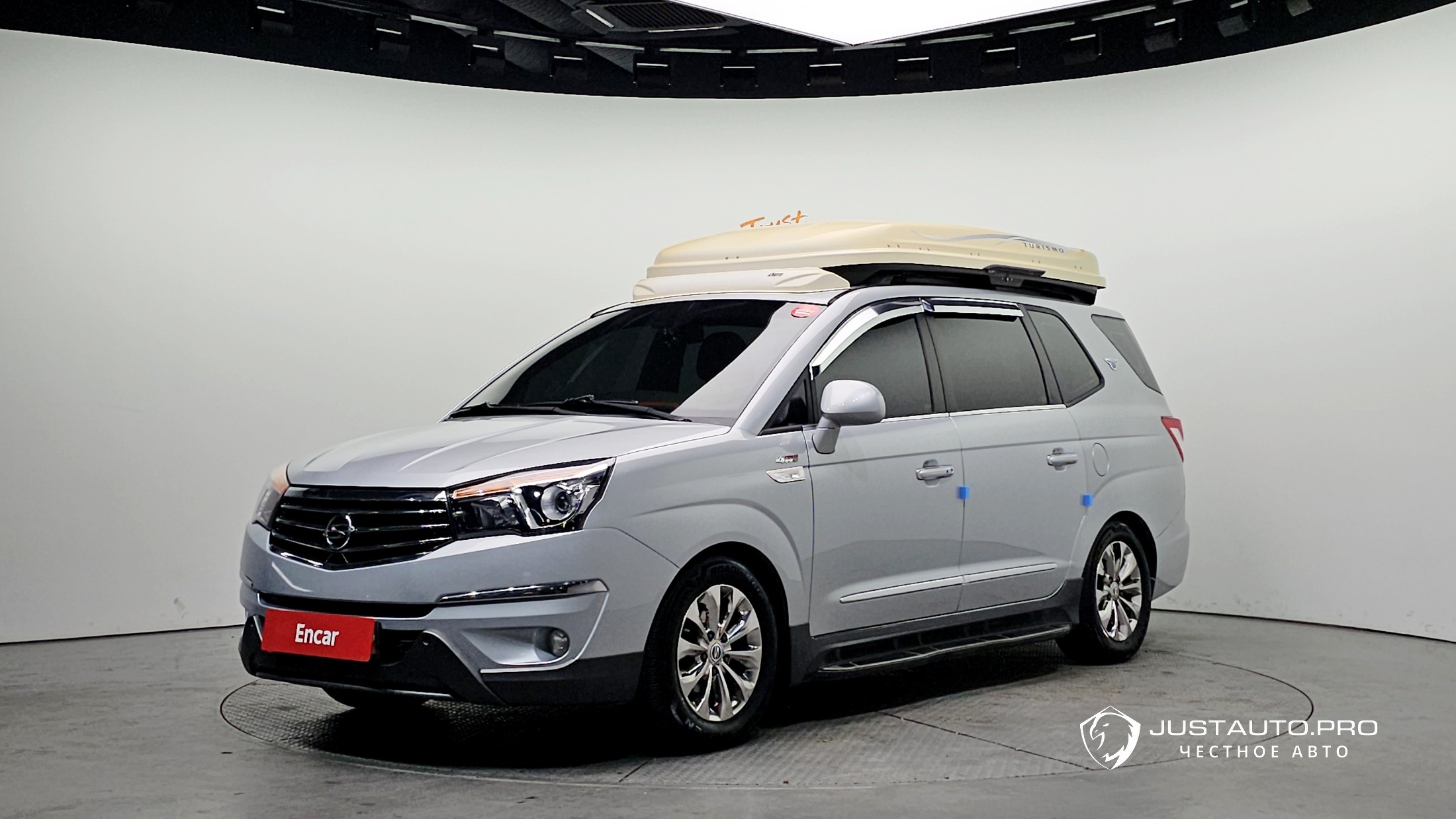 Автомобиль KG_Mobility_Ssangyong KORANDO