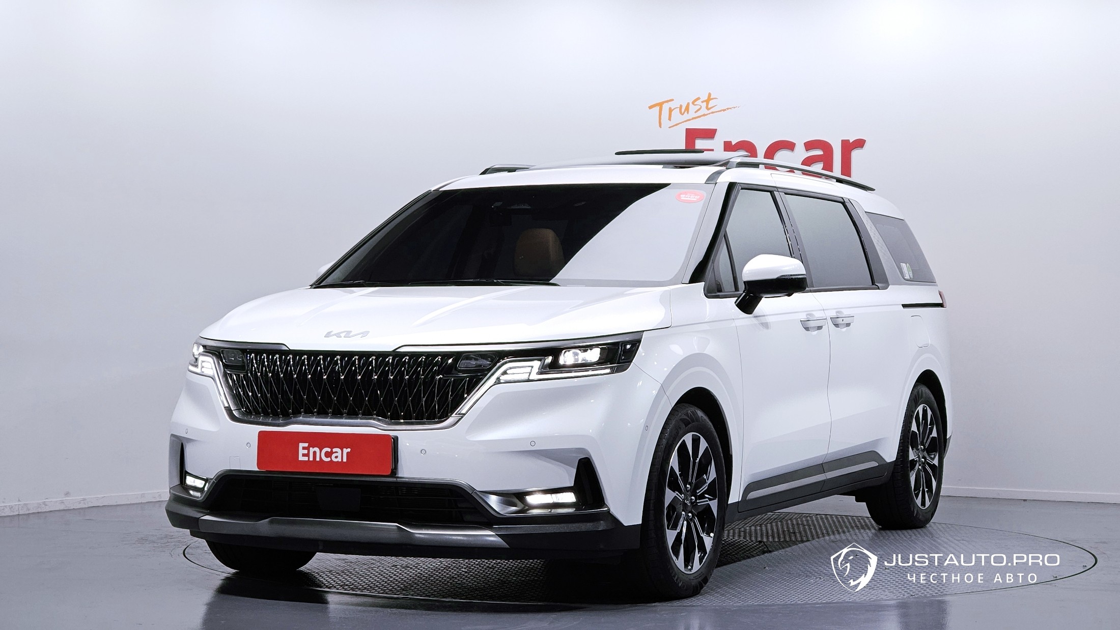 Автомобиль Kia Canival