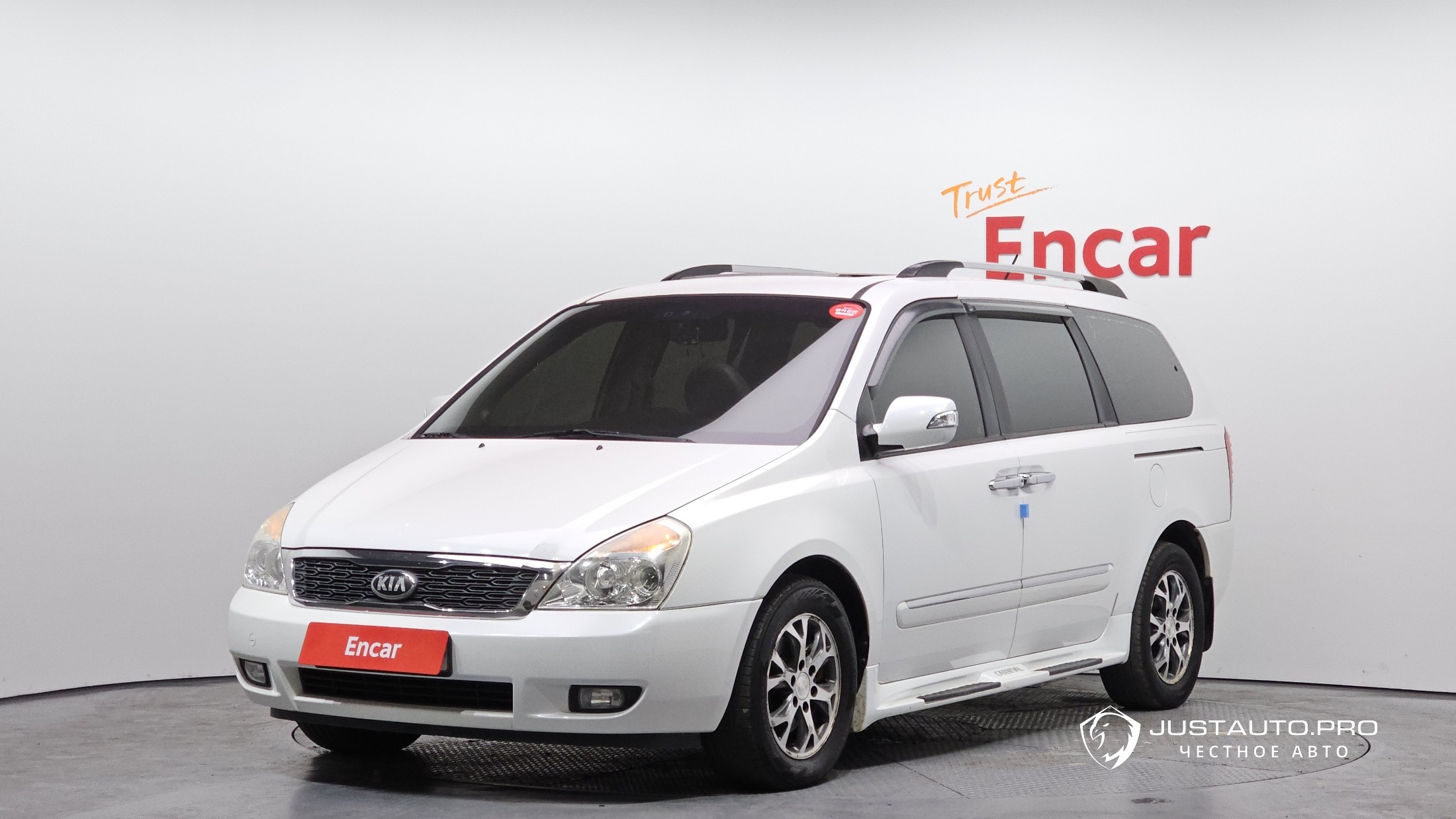 Автомобиль Kia Canival