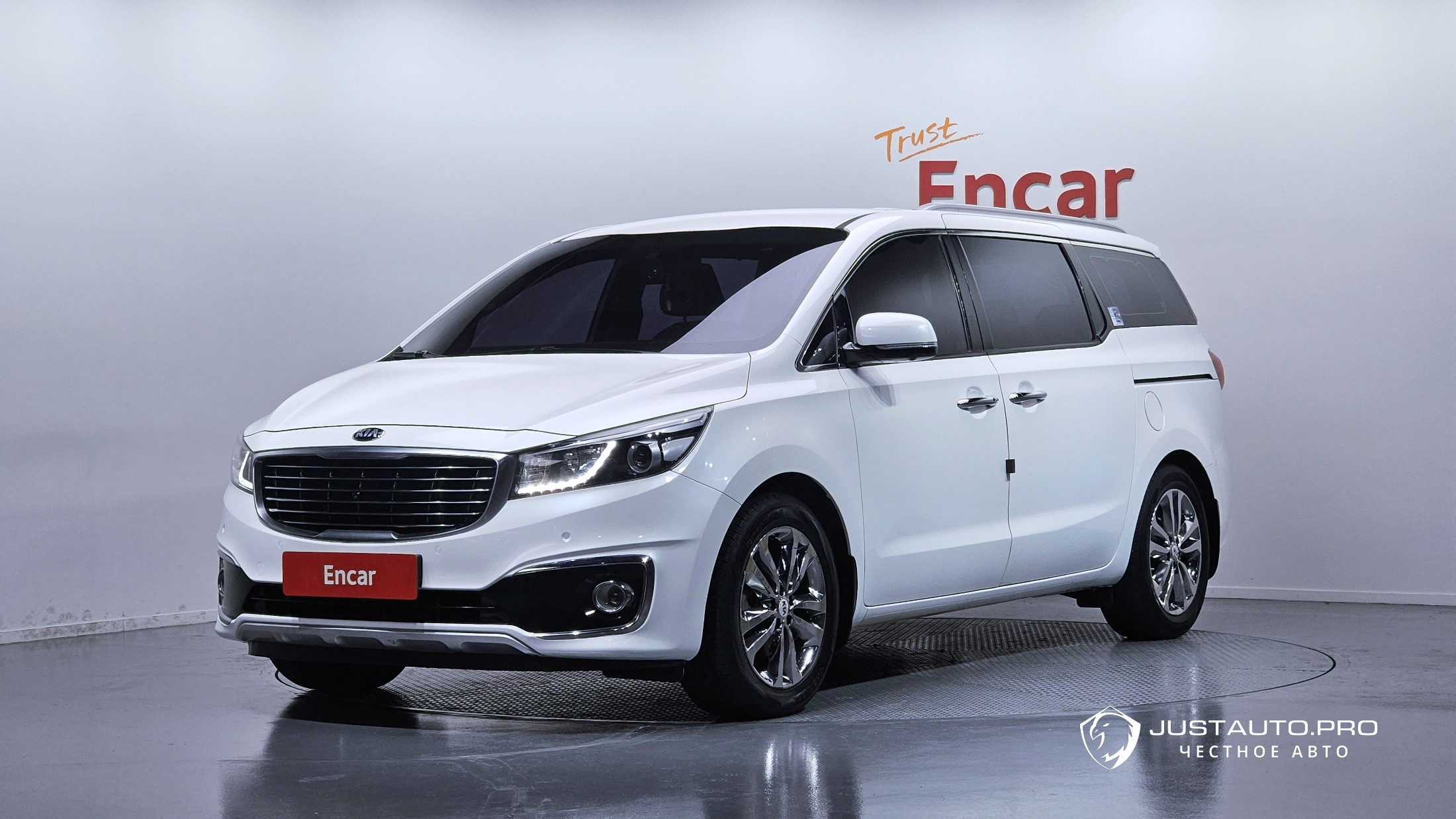 Автомобиль Kia Canival