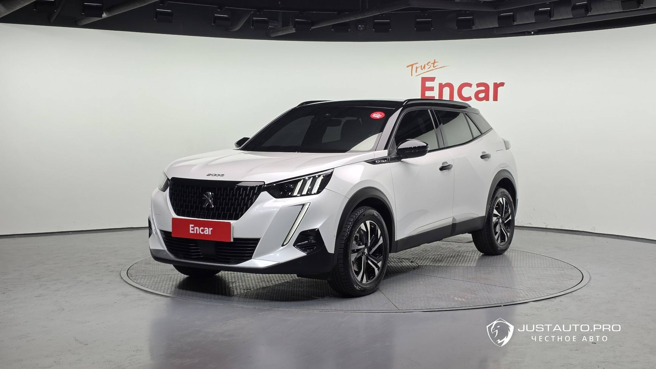 Автомобиль Peugeot 2008