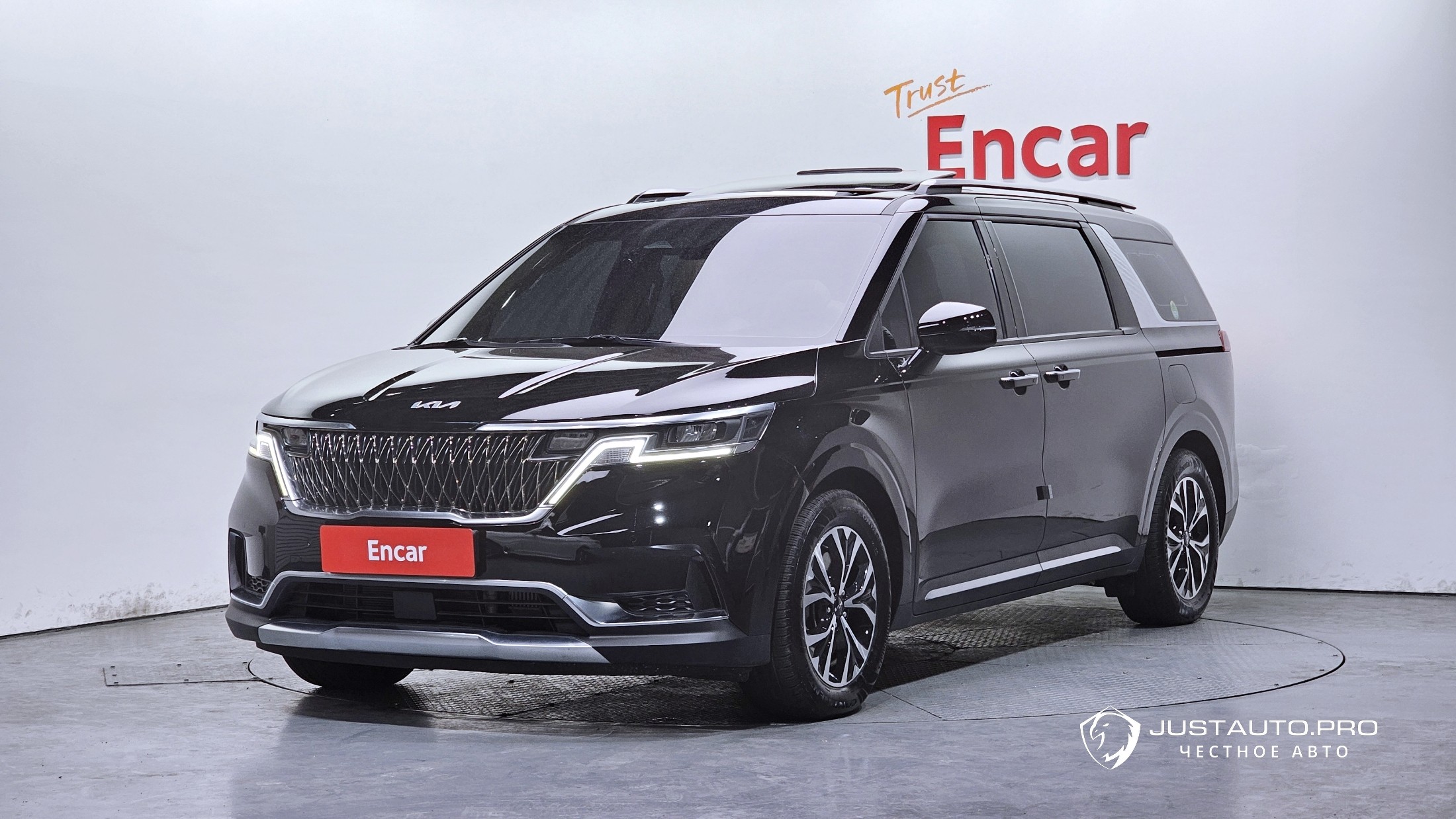 Автомобиль Kia Canival