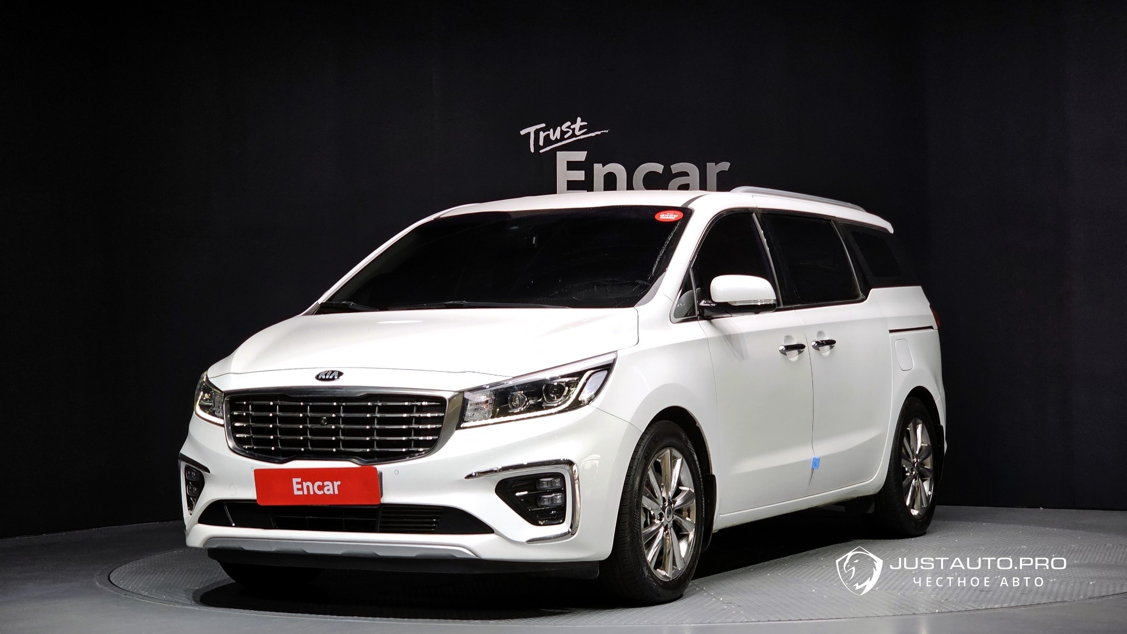 Автомобиль Kia Canival