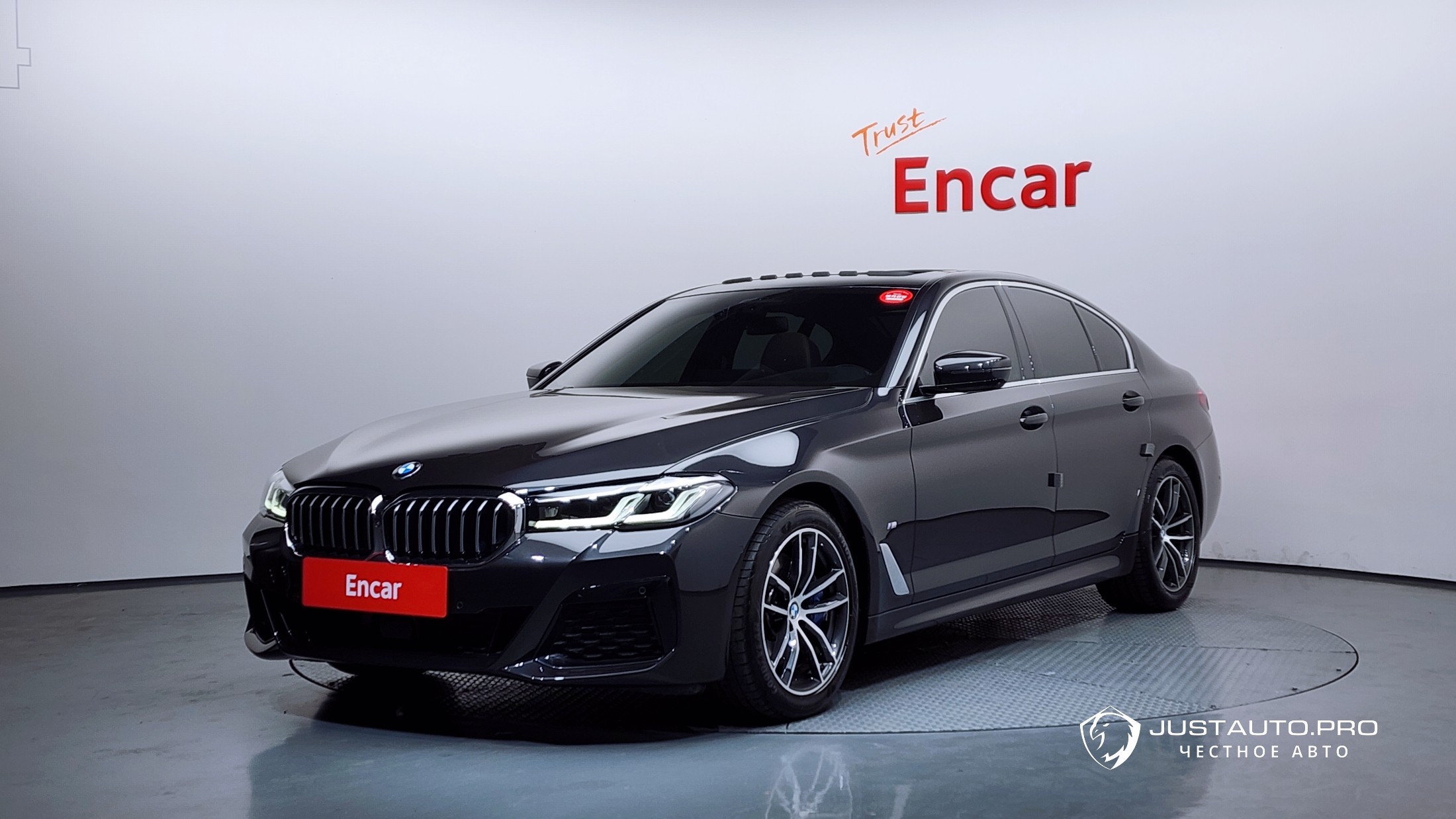 Автомобиль BMW 5-Series