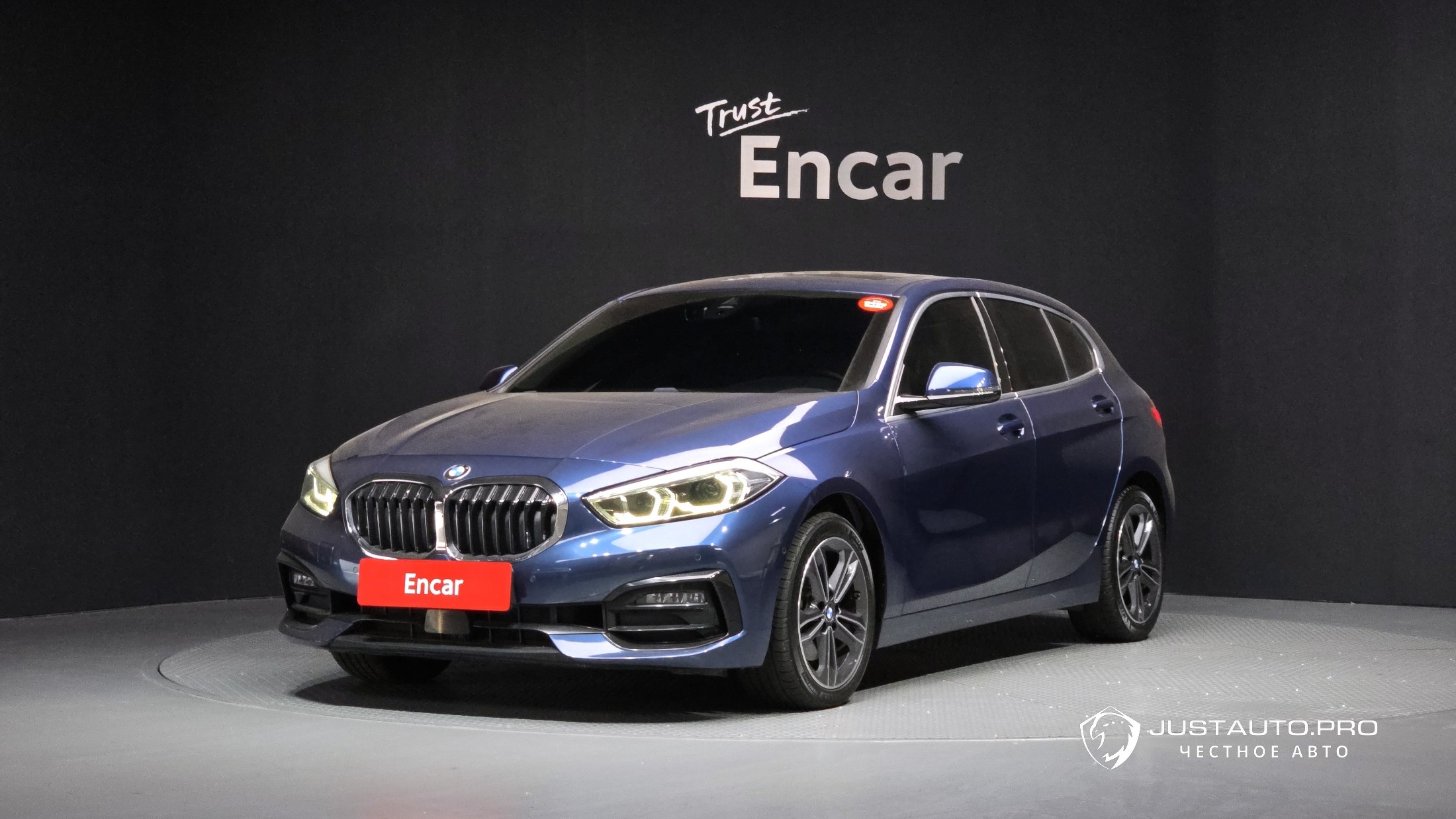 Автомобиль BMW 1-Series