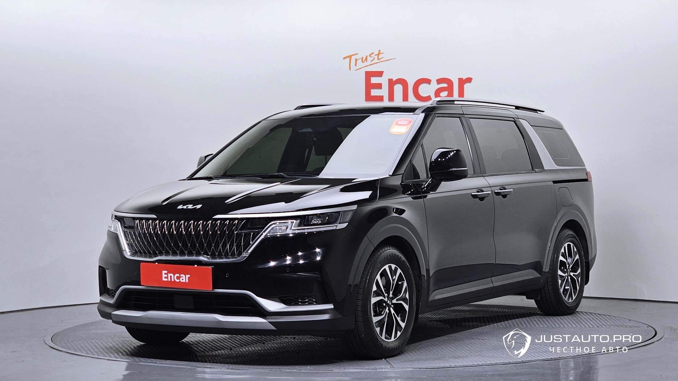 Автомобиль Kia Canival