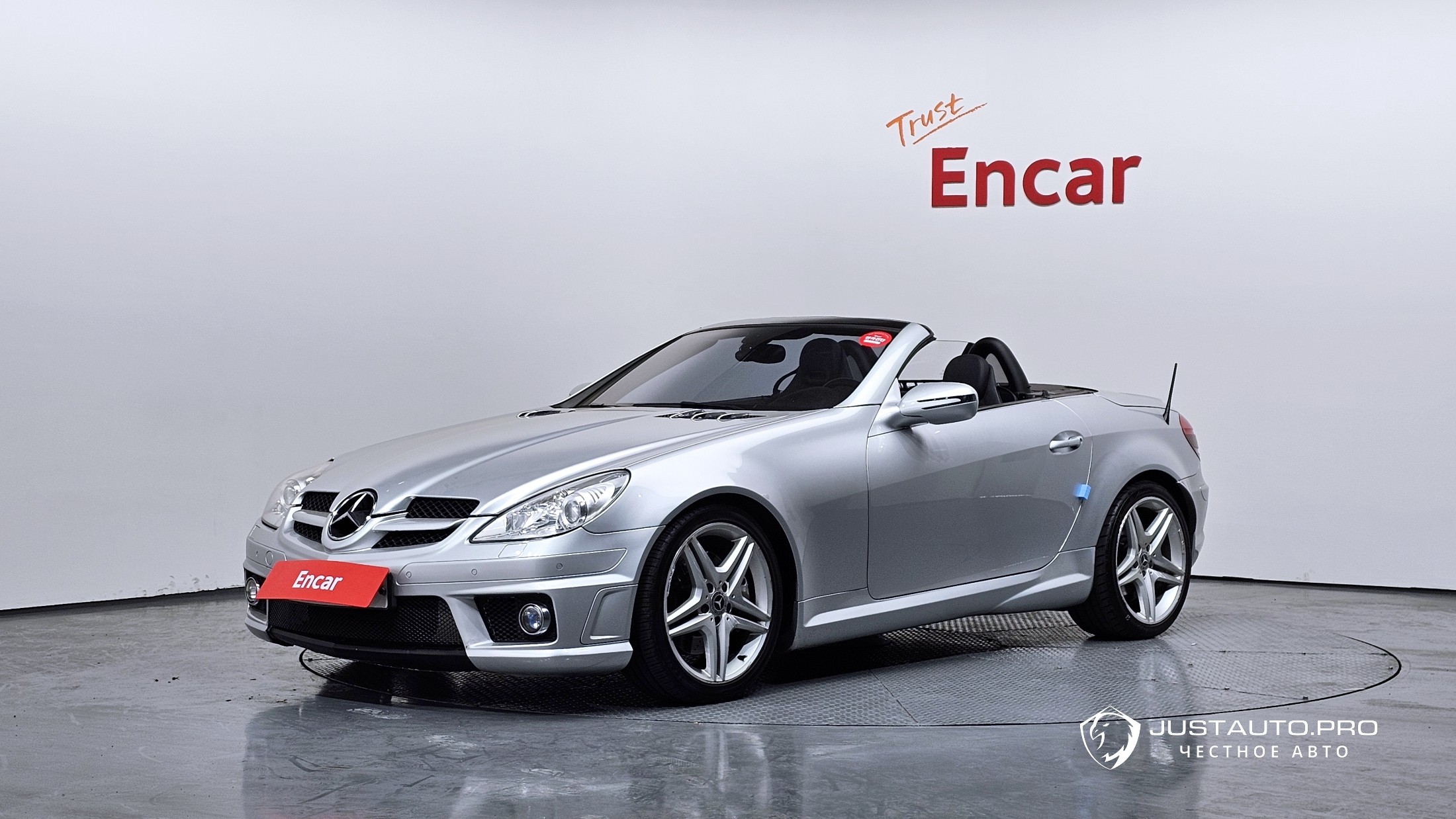 Автомобиль Mercedes-Benz SLK-Class