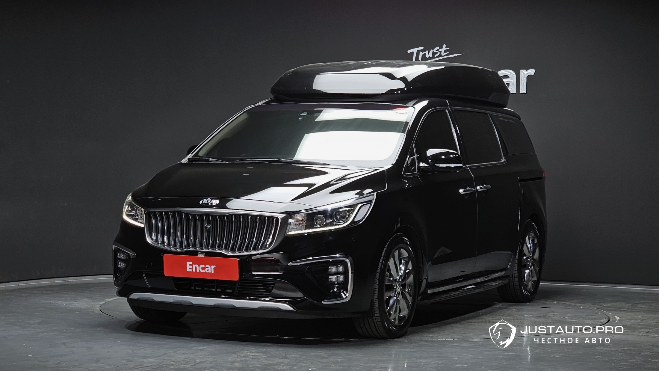 Автомобиль Kia Canival