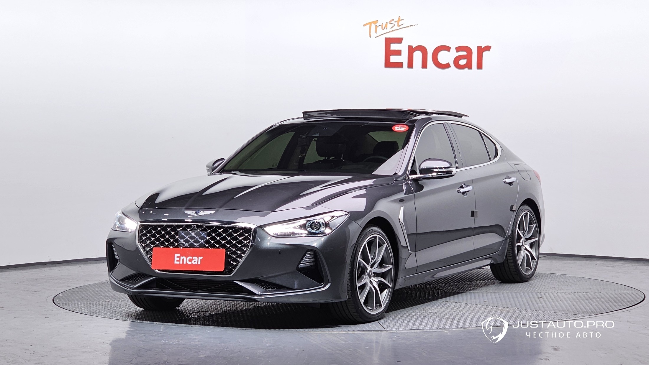 Автомобиль Genesis G70