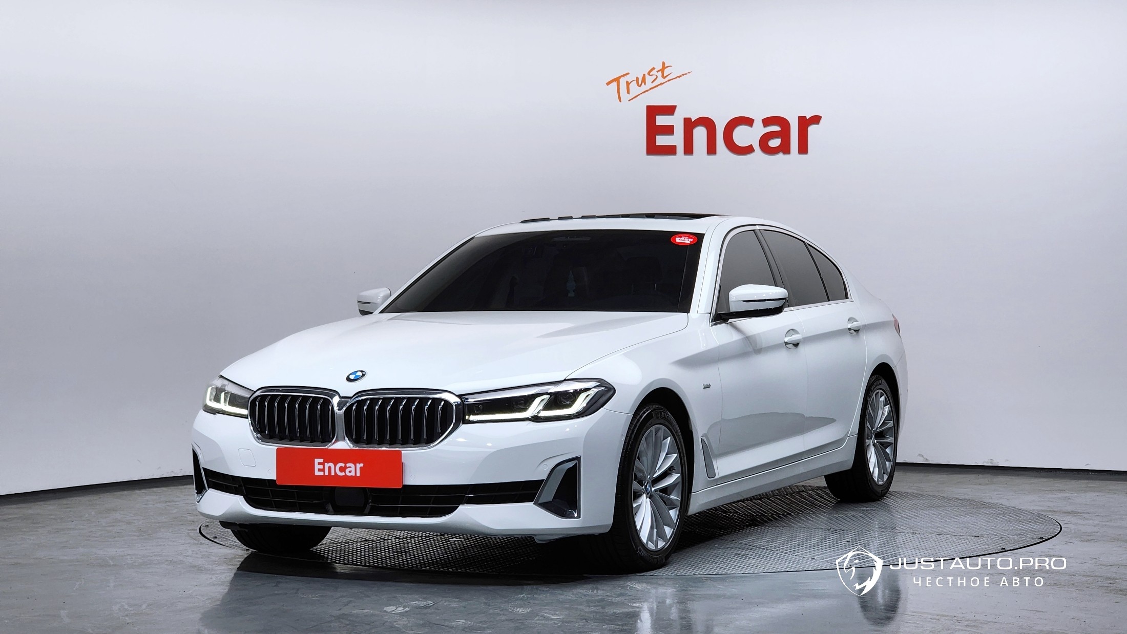 Автомобиль BMW 5-Series