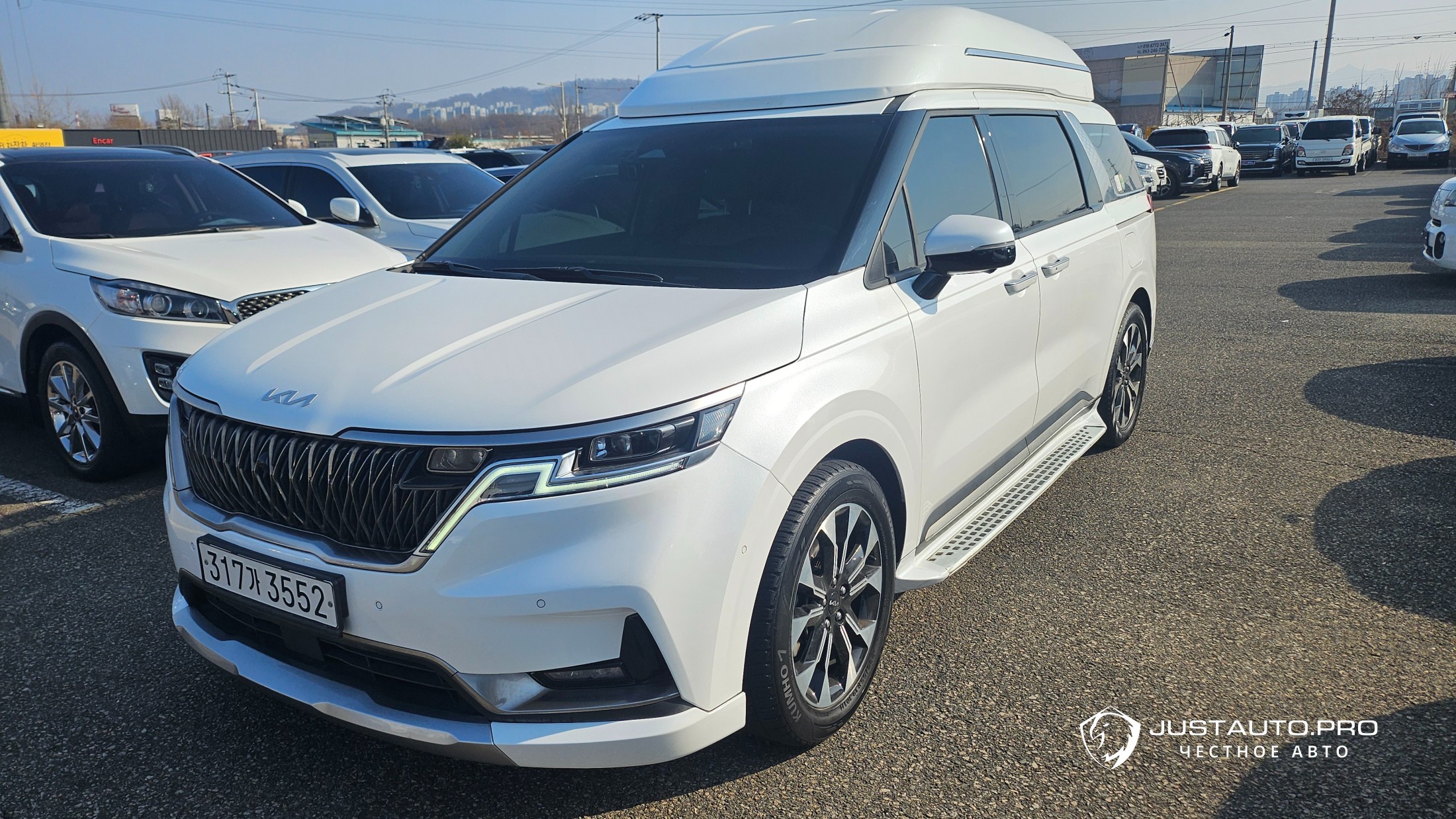 Автомобиль Kia Canival