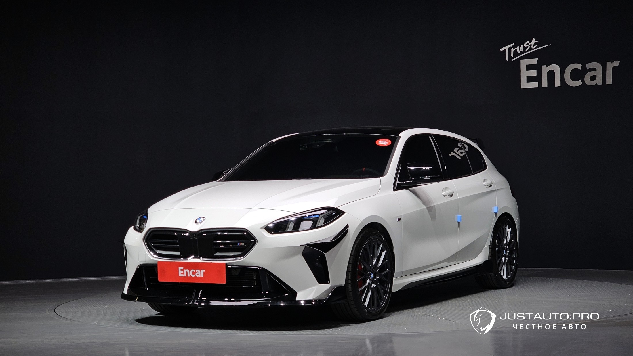 Автомобиль BMW 1-Series