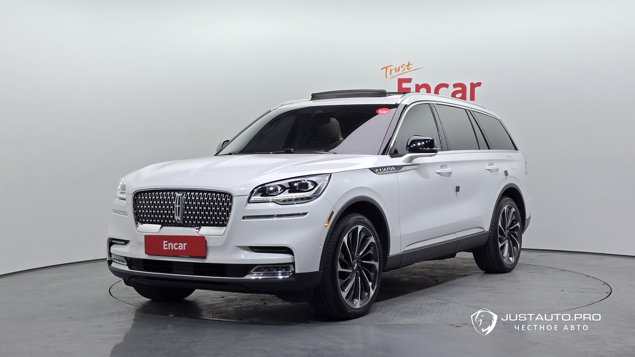 Автомобиль Lincoln Aviator
