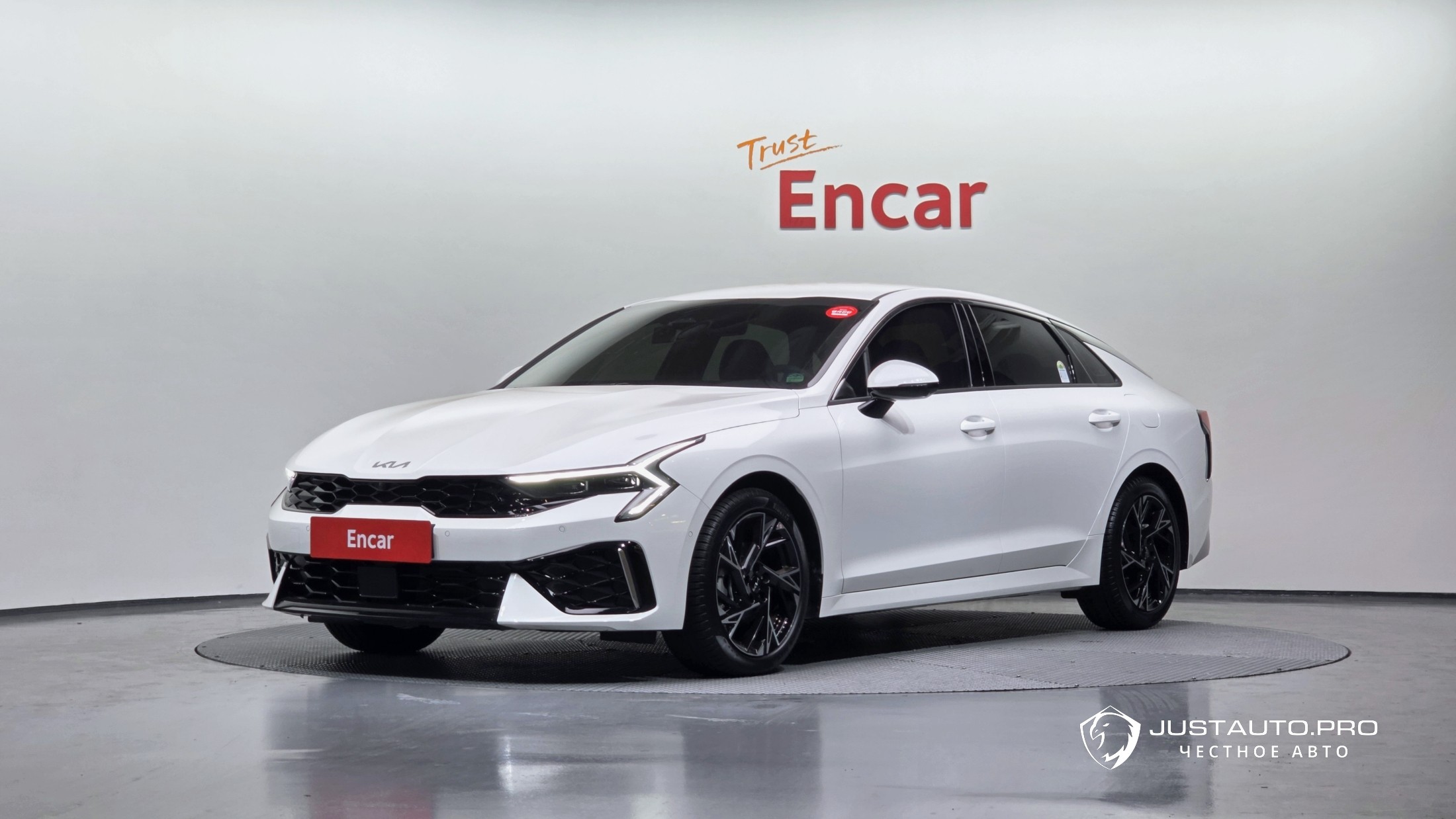 Автомобиль Kia K5