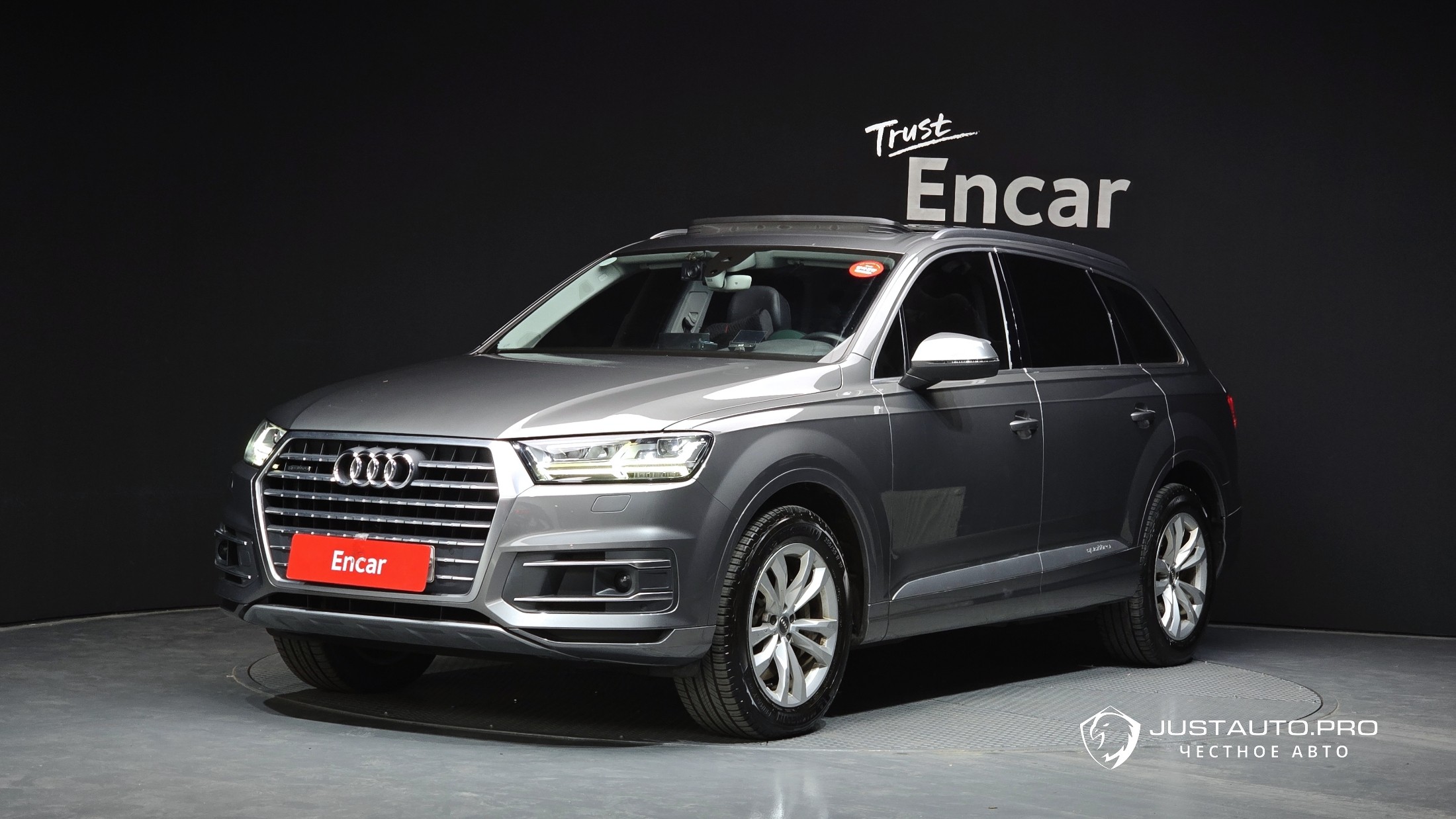 Автомобиль Audi Q7