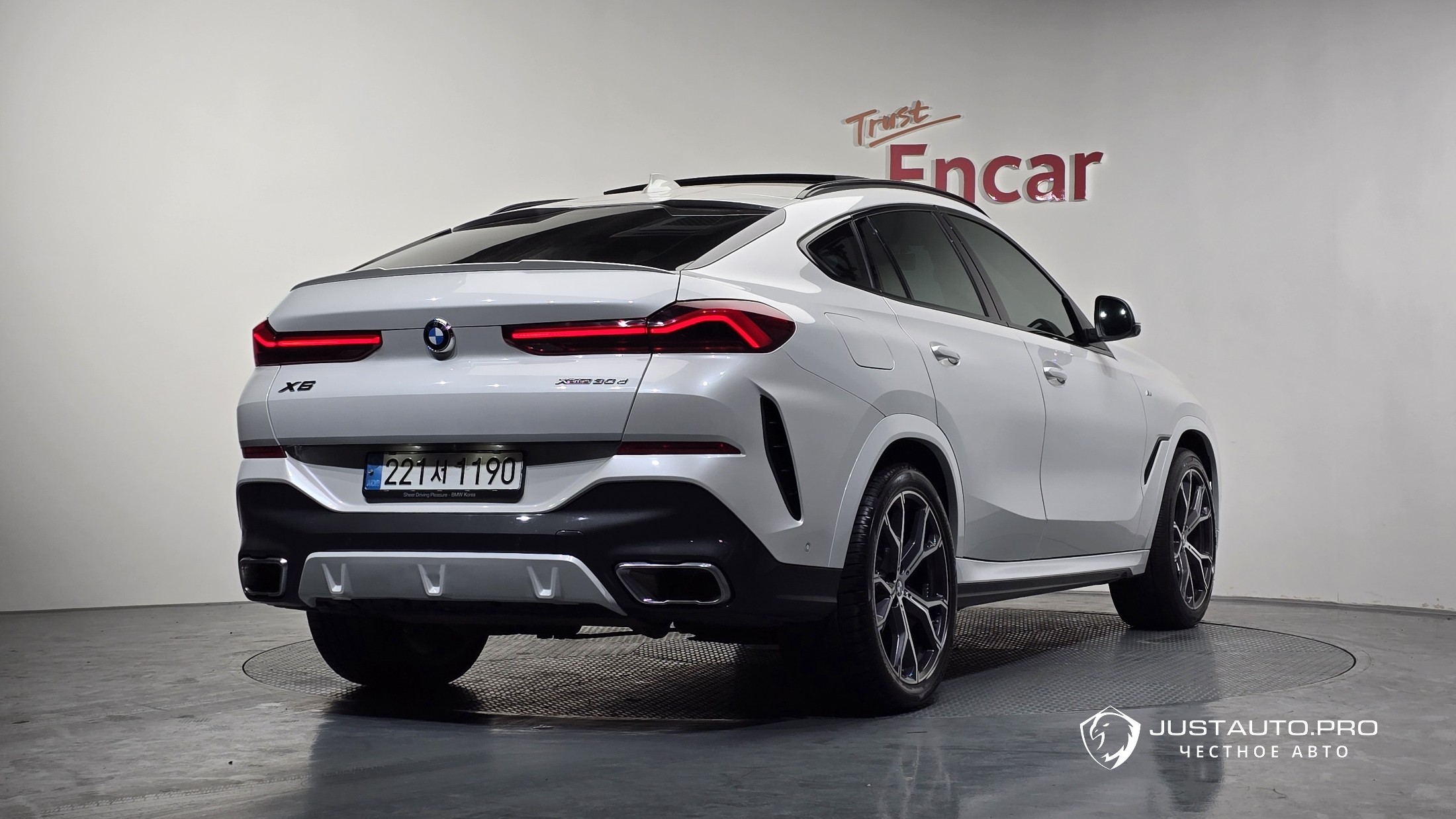 Автомобиль BMW X6