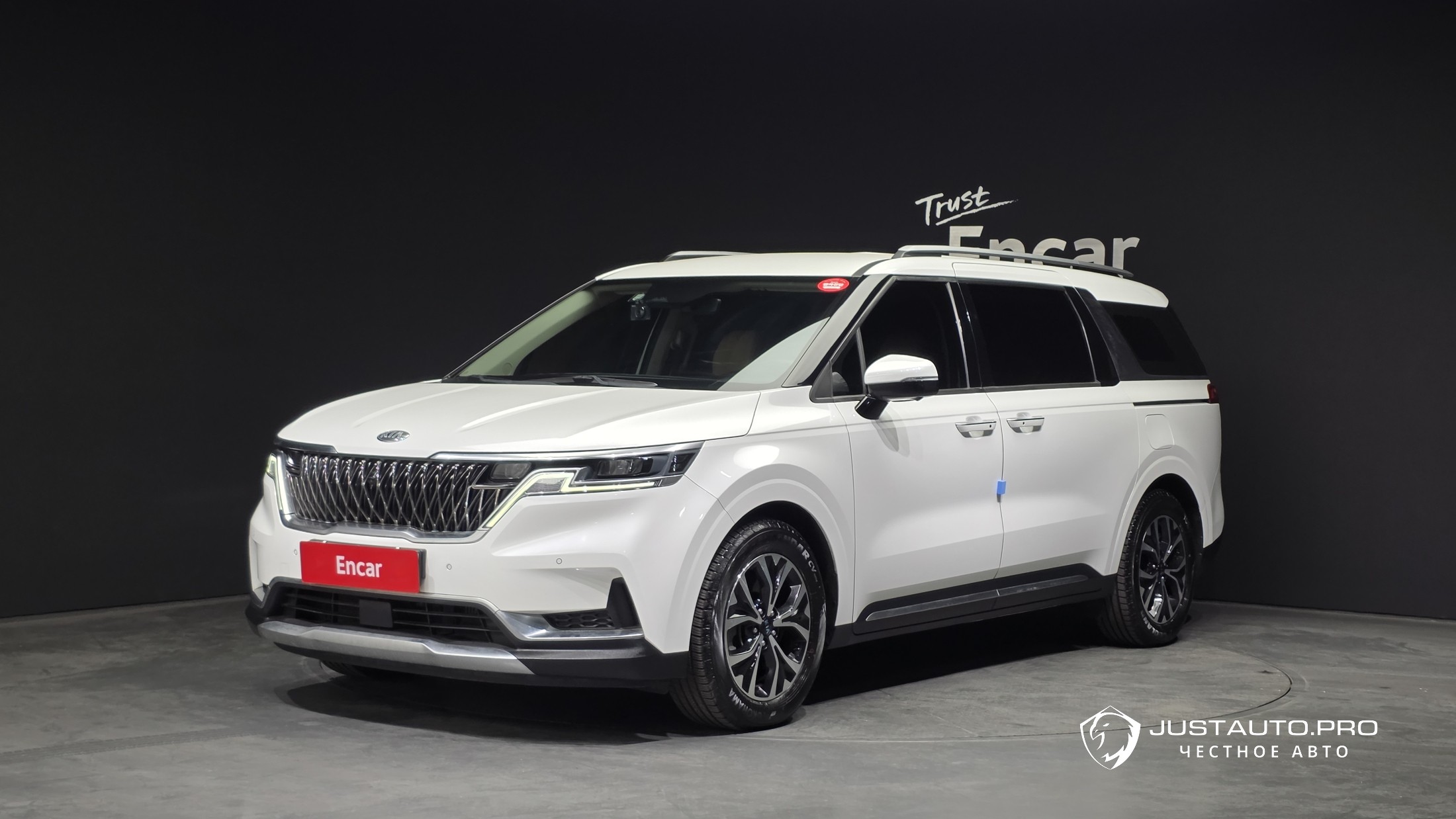 Автомобиль Kia Canival