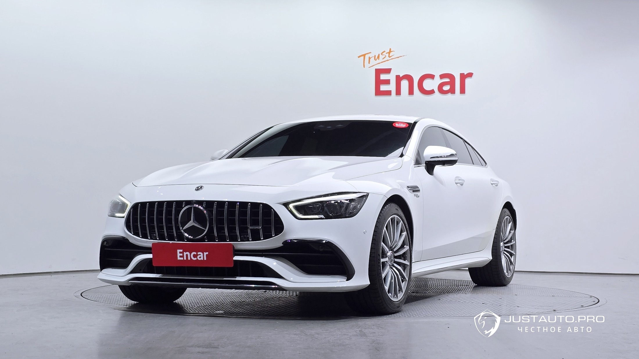 Автомобиль Mercedes-Benz AMG GT