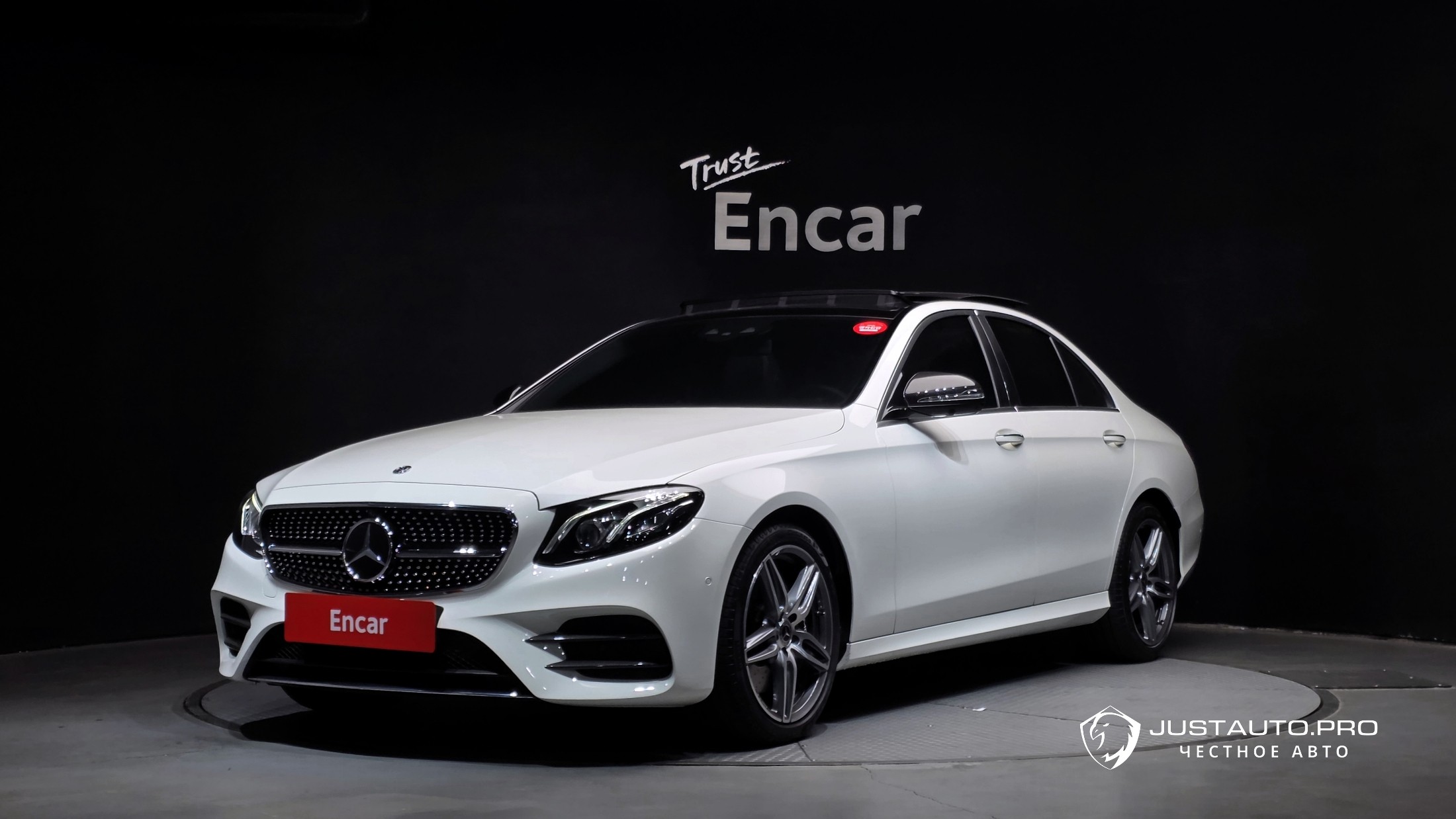 Автомобиль Mercedes-Benz E-Class