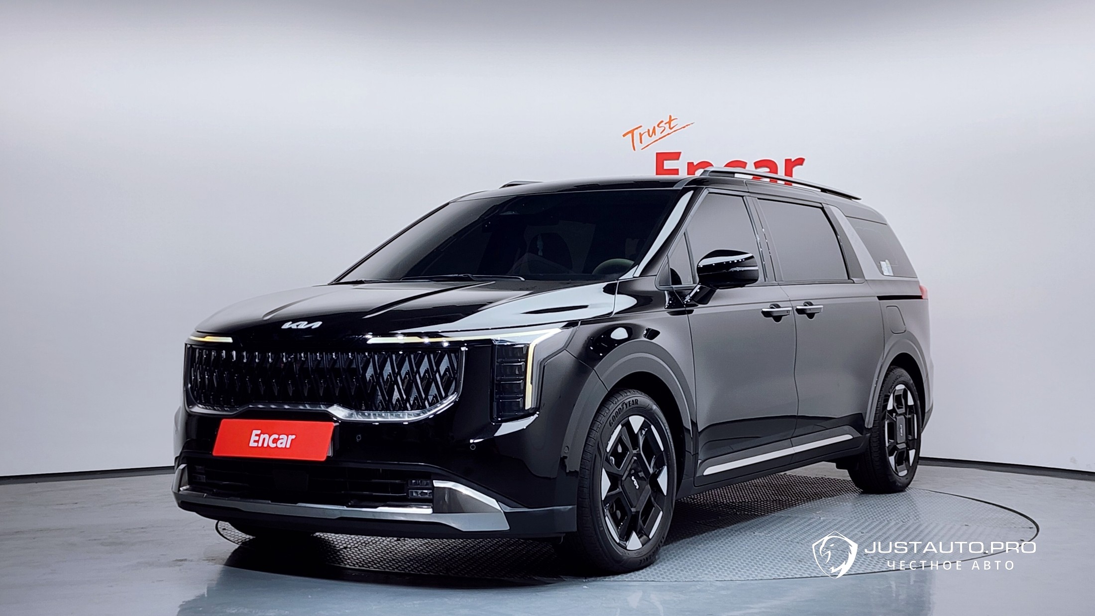 Автомобиль Kia Canival