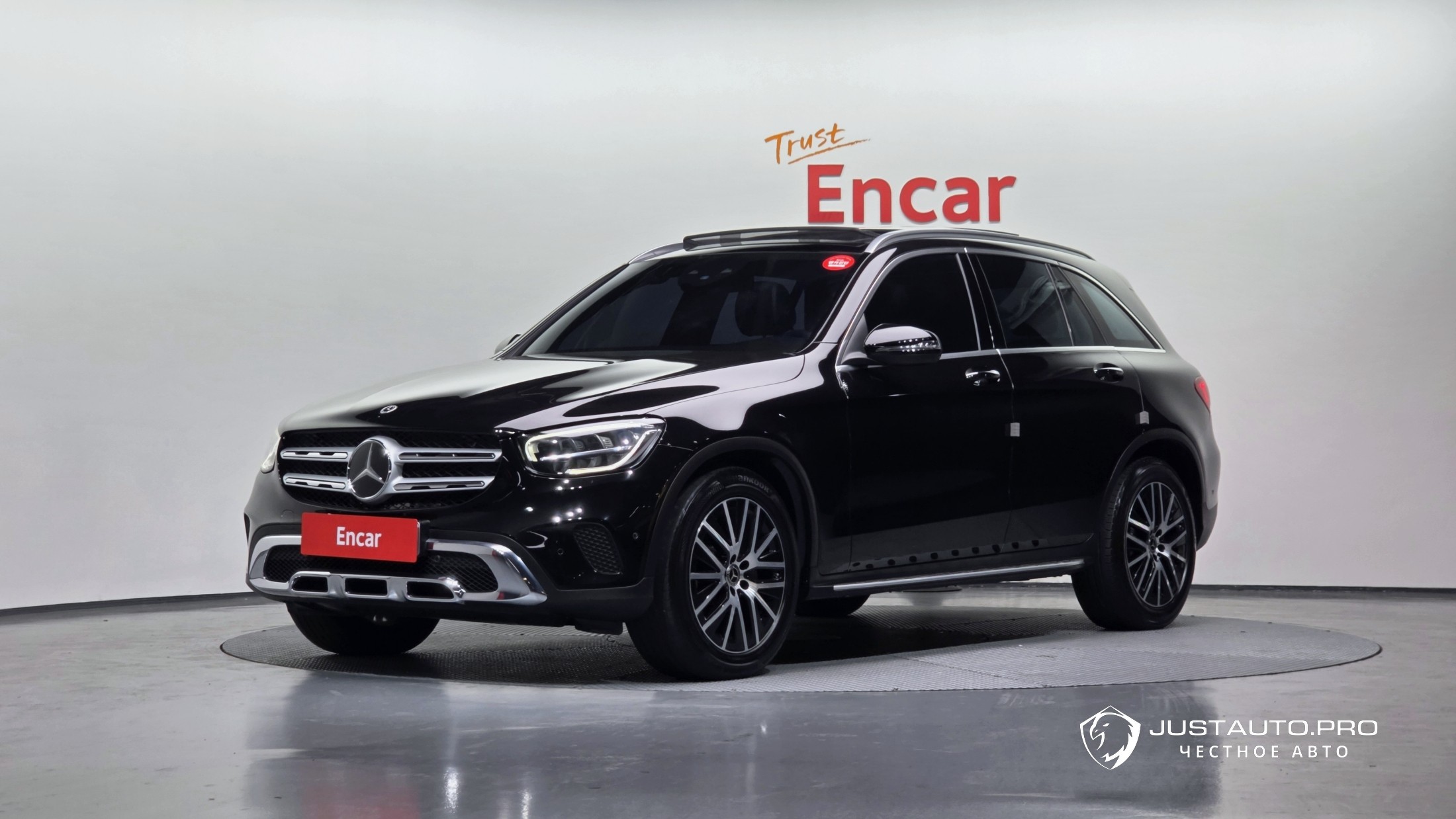 Автомобиль Mercedes-Benz GLC-Class
