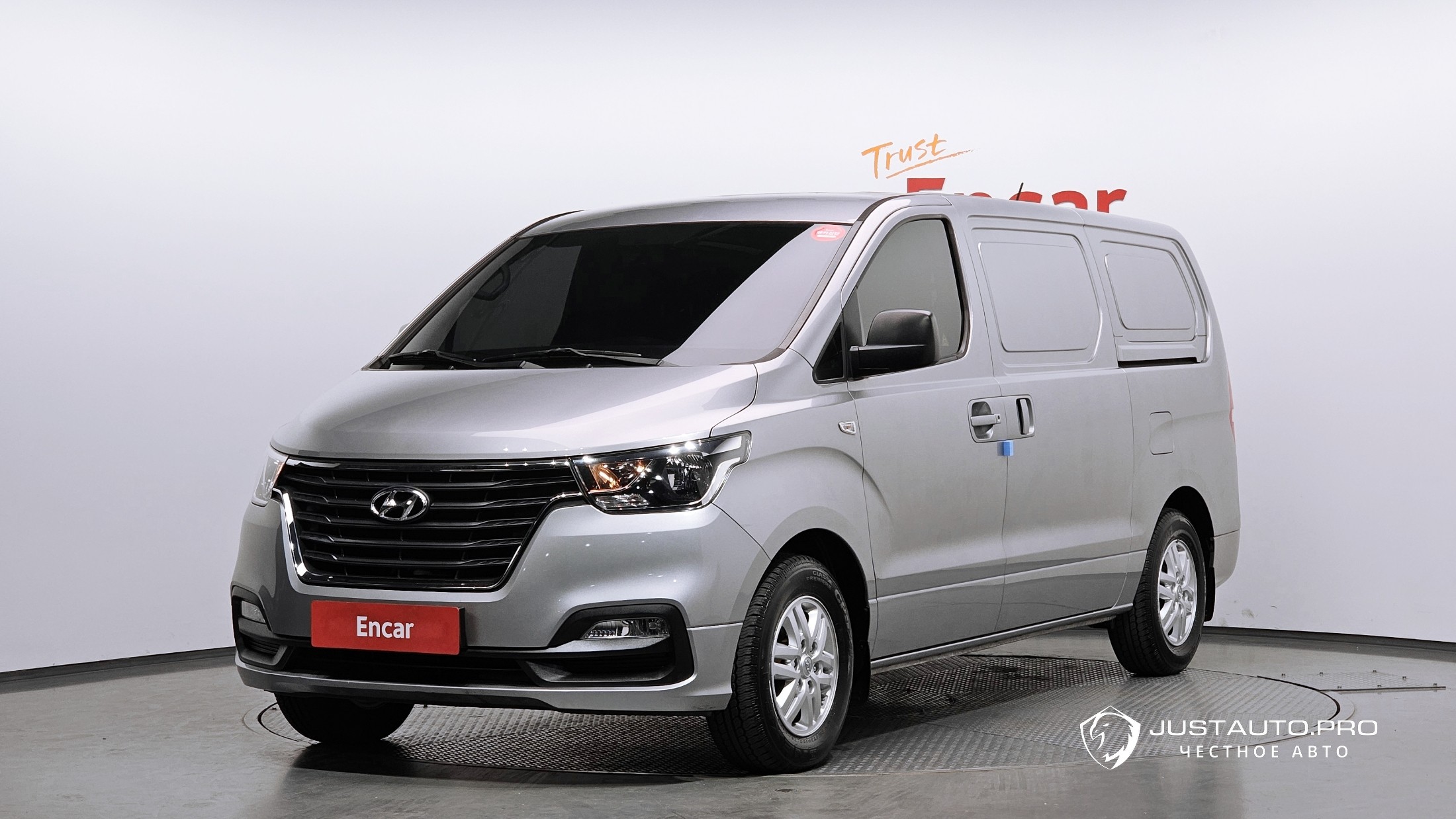 Автомобиль Hyundai Starex