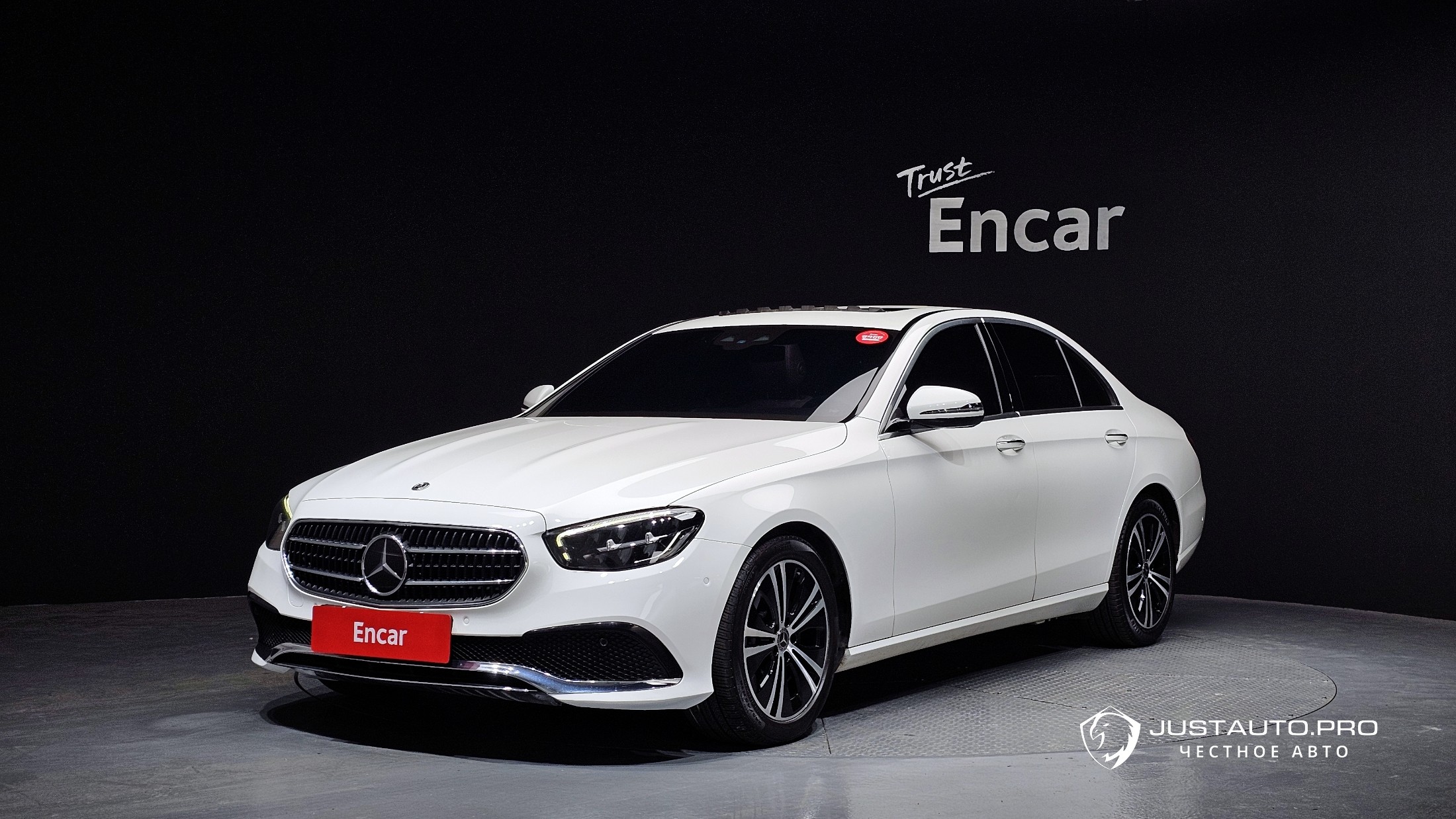 Автомобиль Mercedes-Benz E-Class