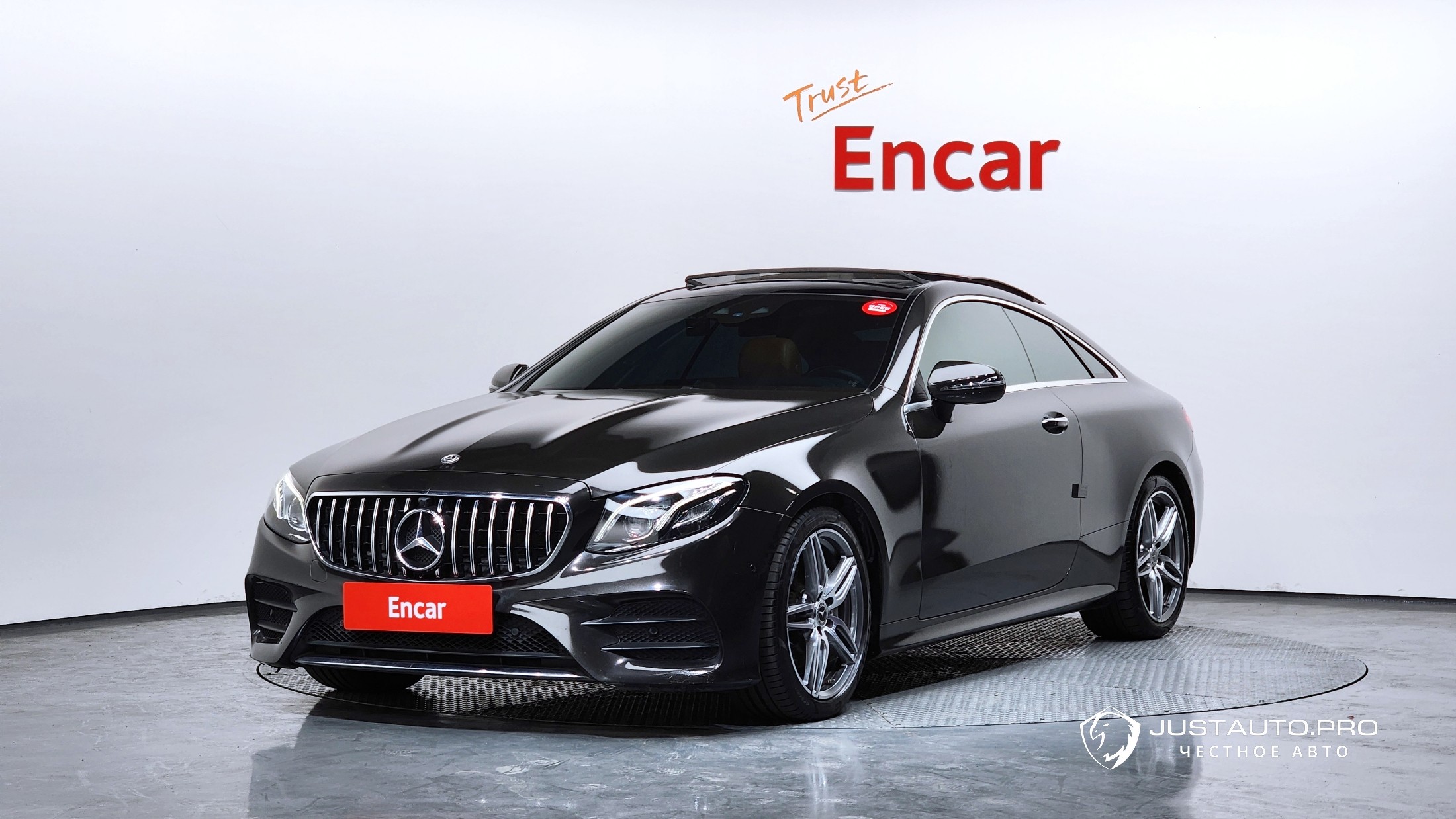 Автомобиль Mercedes-Benz E-Class