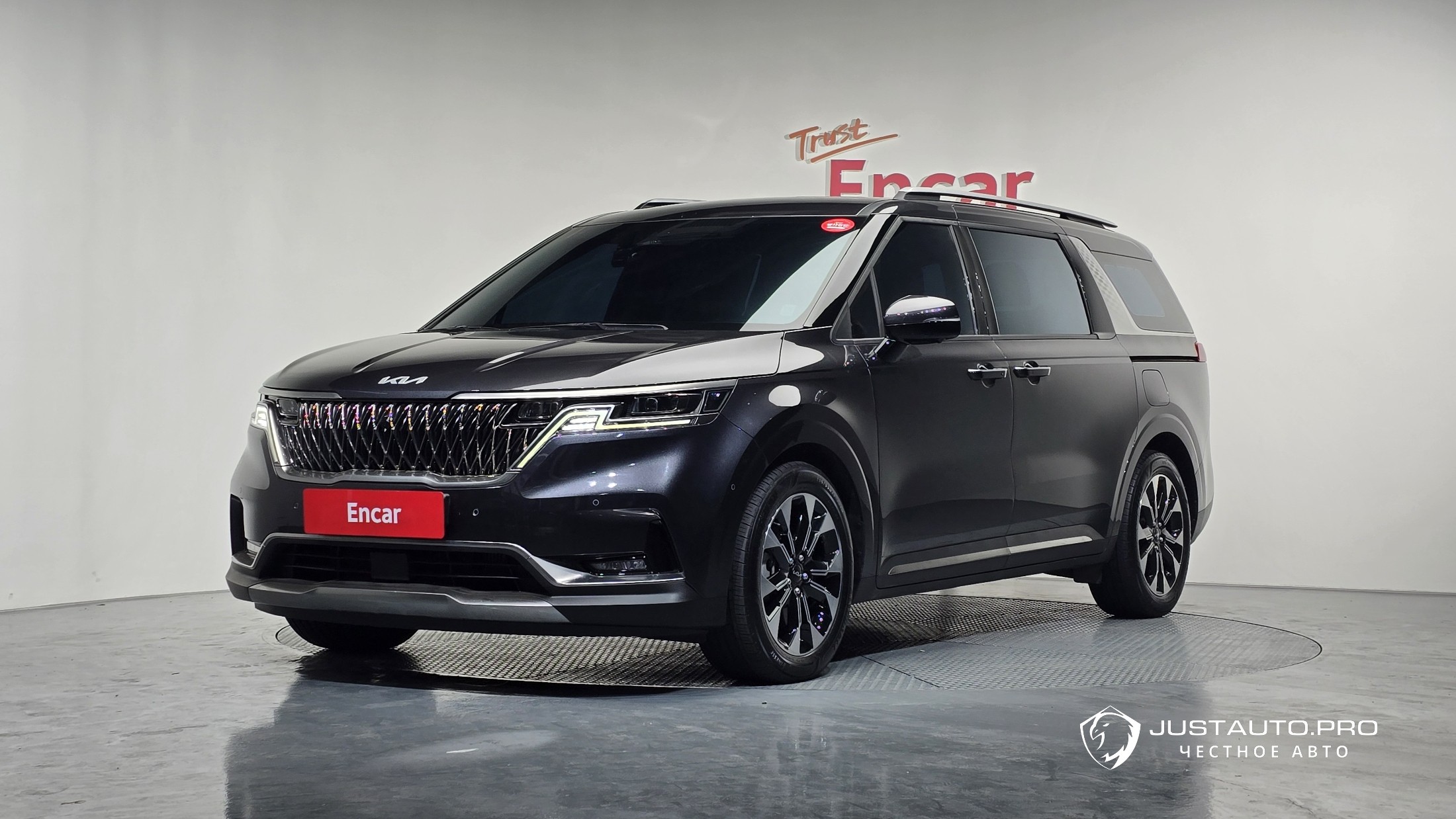 Автомобиль Kia Canival