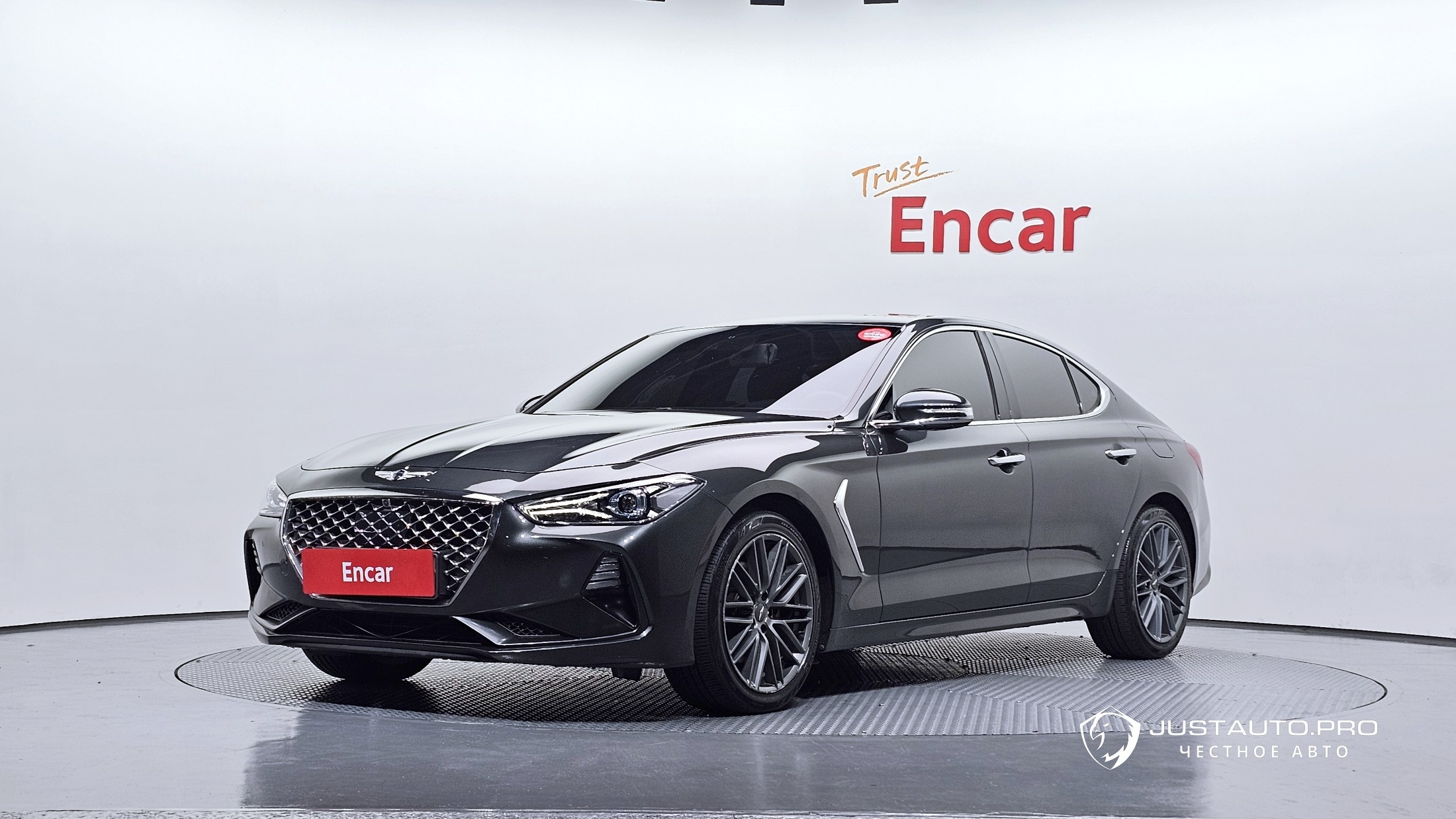 Автомобиль Genesis G70