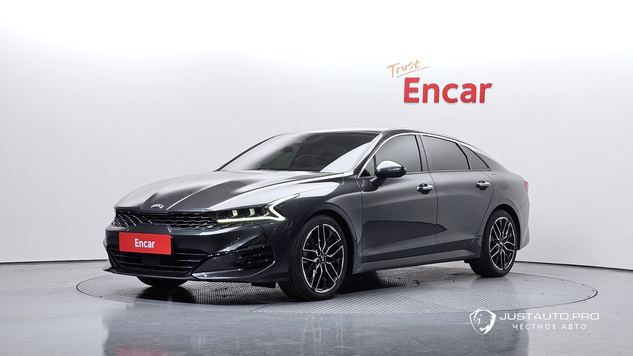 Автомобиль Kia K5