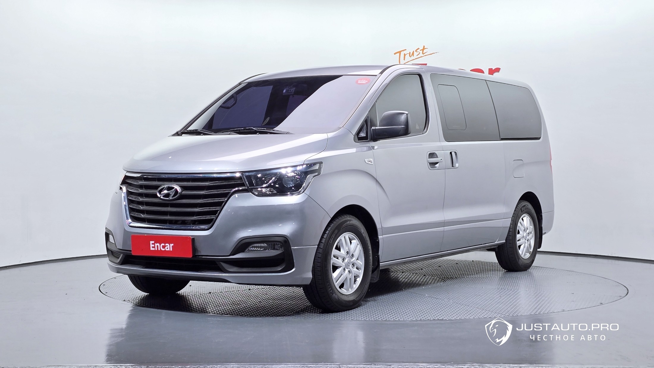 Автомобиль Hyundai Starex
