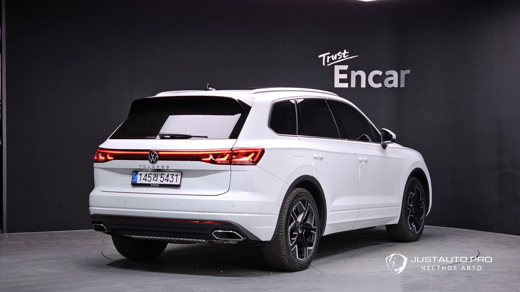 Автомобиль Volkswagen Touareg