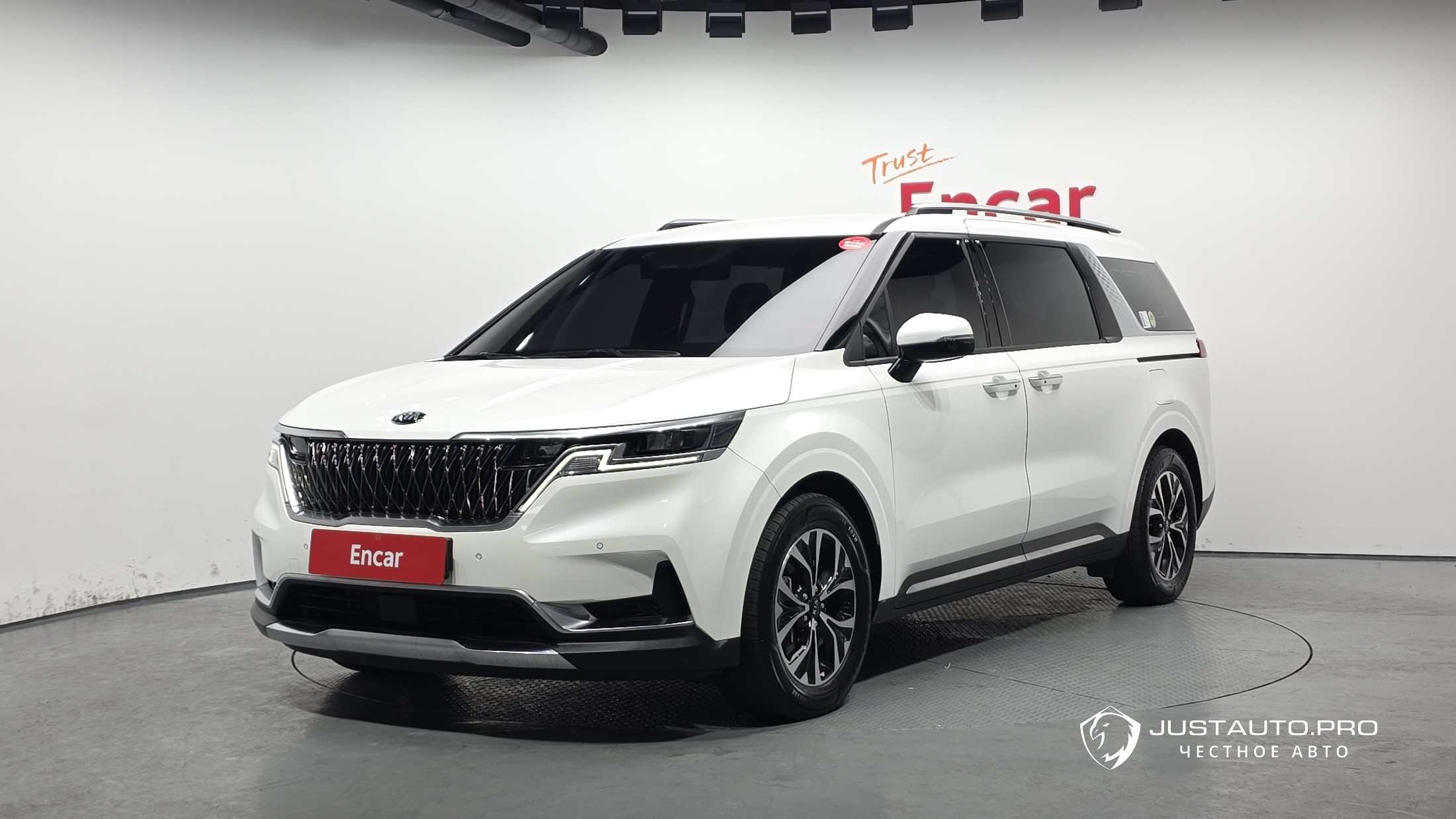 Автомобиль Kia Canival