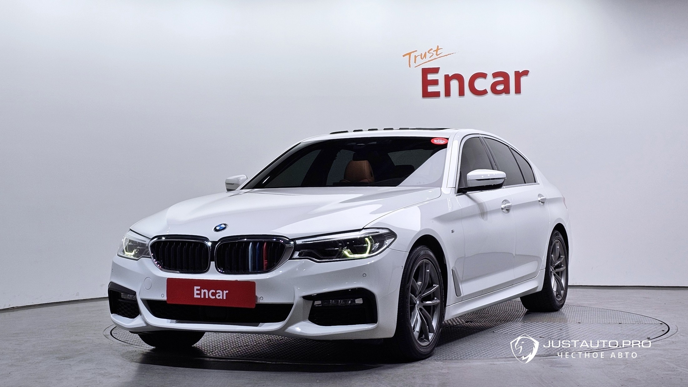 Автомобиль BMW 5-Series