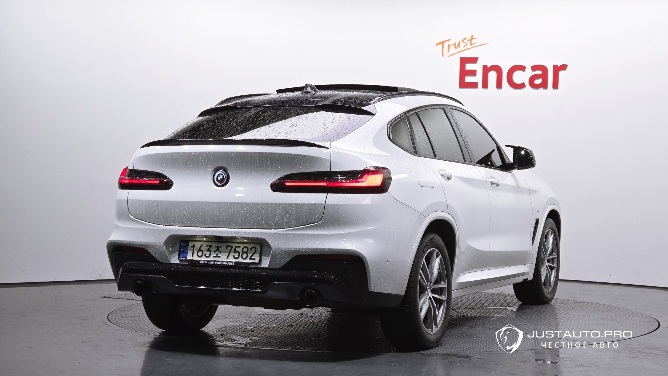 Автомобиль BMW X4