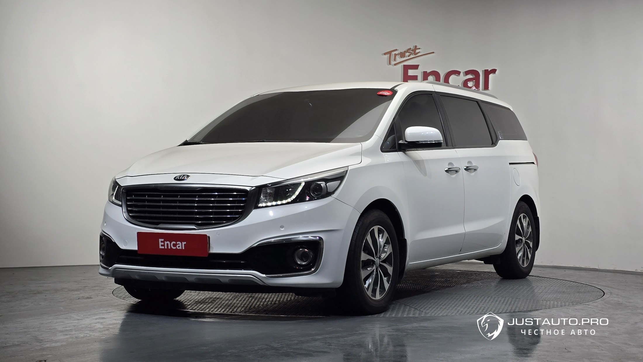 Автомобиль Kia Canival