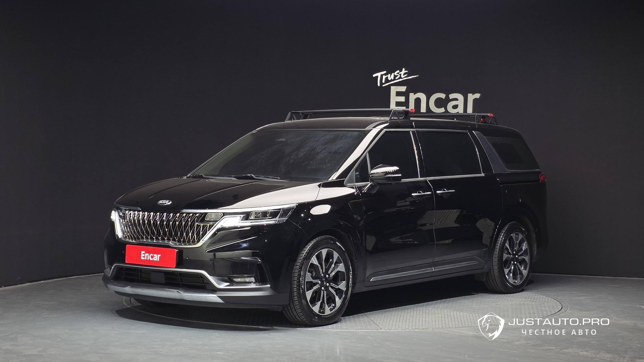 Автомобиль Kia Canival